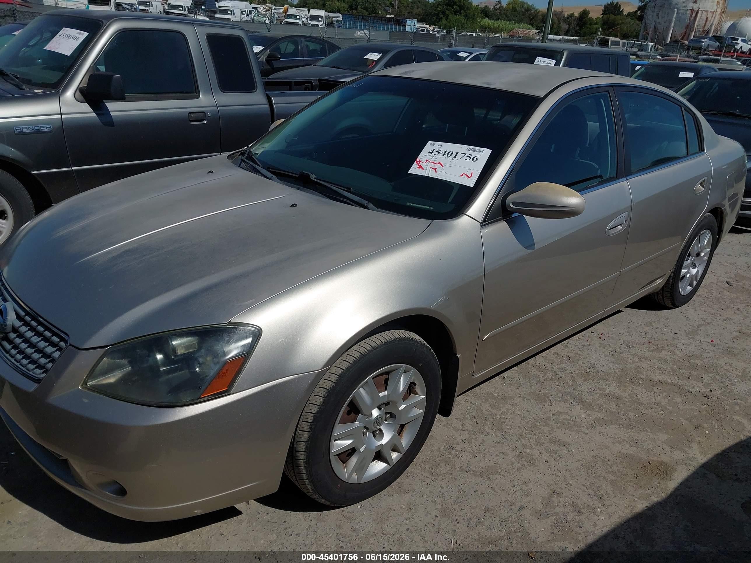 2005 Nissan Altima 2.5 S Бежевый vin: 1N4AL11D65C270896
