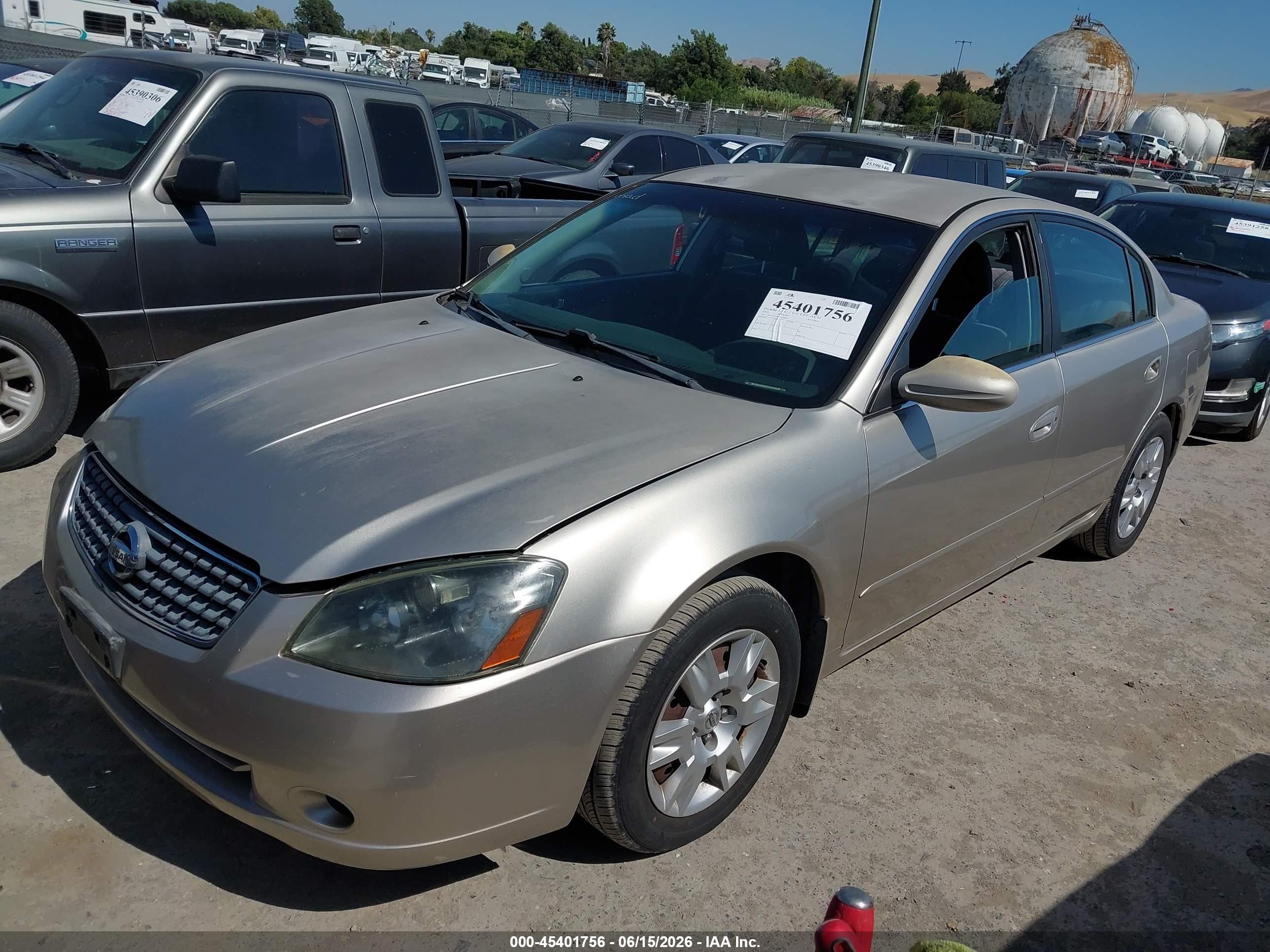 2005 Nissan Altima 2.5 S Бежевый vin: 1N4AL11D65C270896