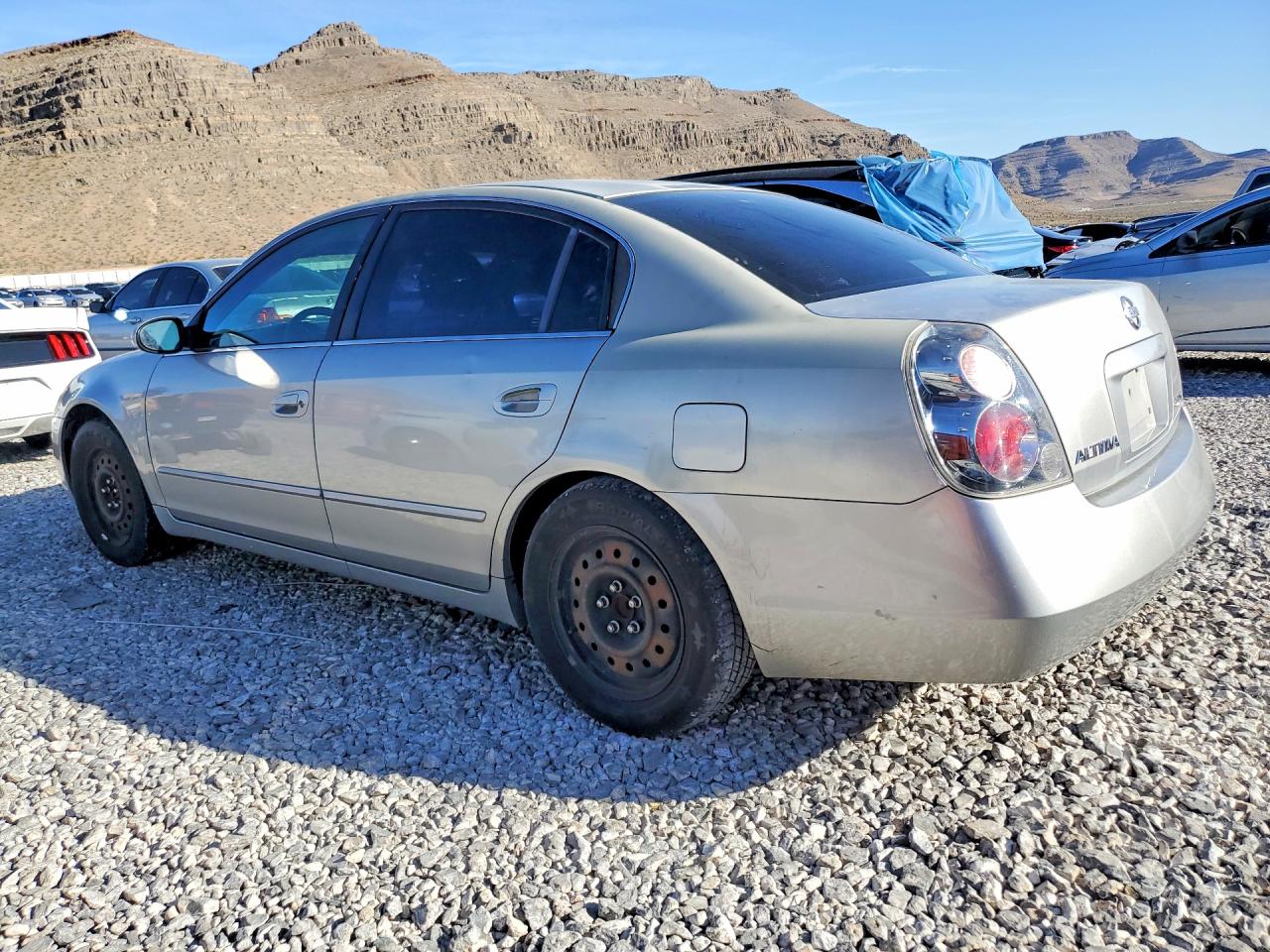 2005 Nissan Altima 2.5 Silver vin: 1N4AL11D65N414807