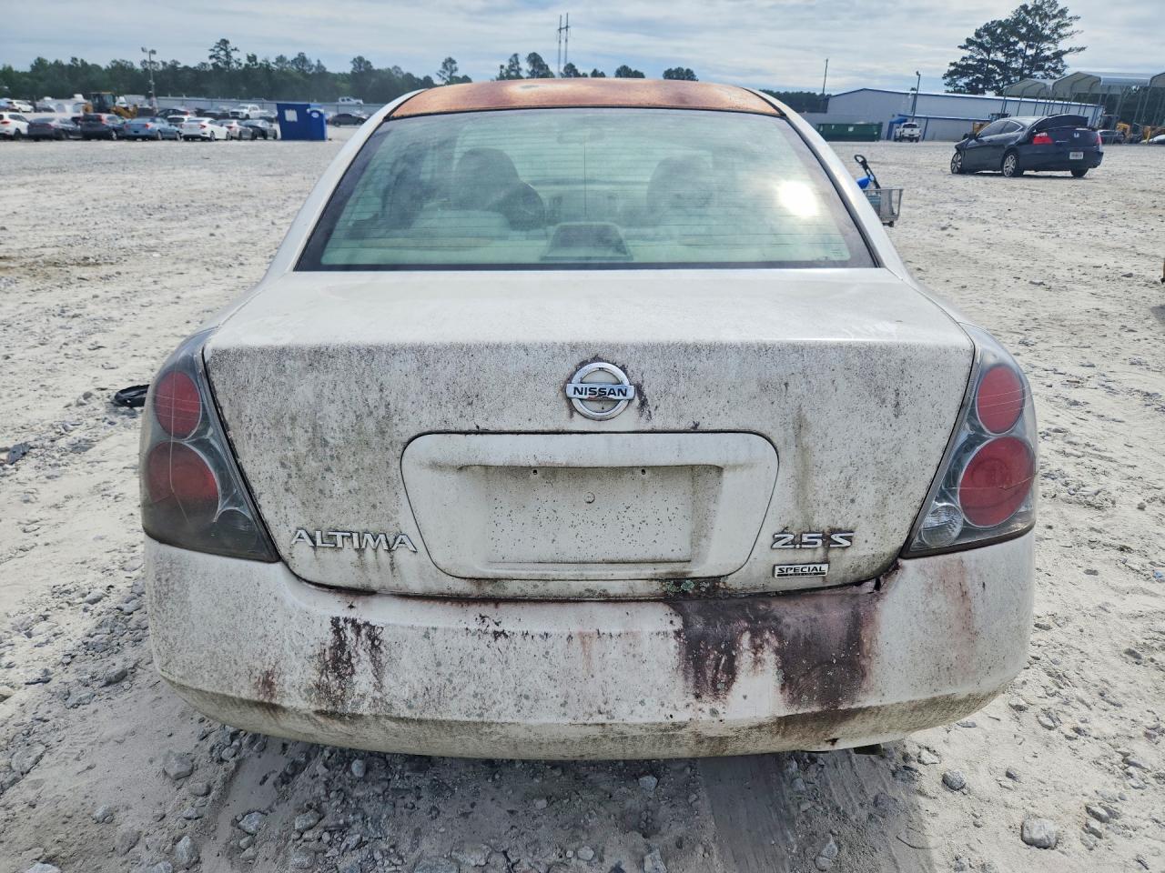 2006 Nissan Altima 2.5 Белый vin: 1N4AL11D66N333761