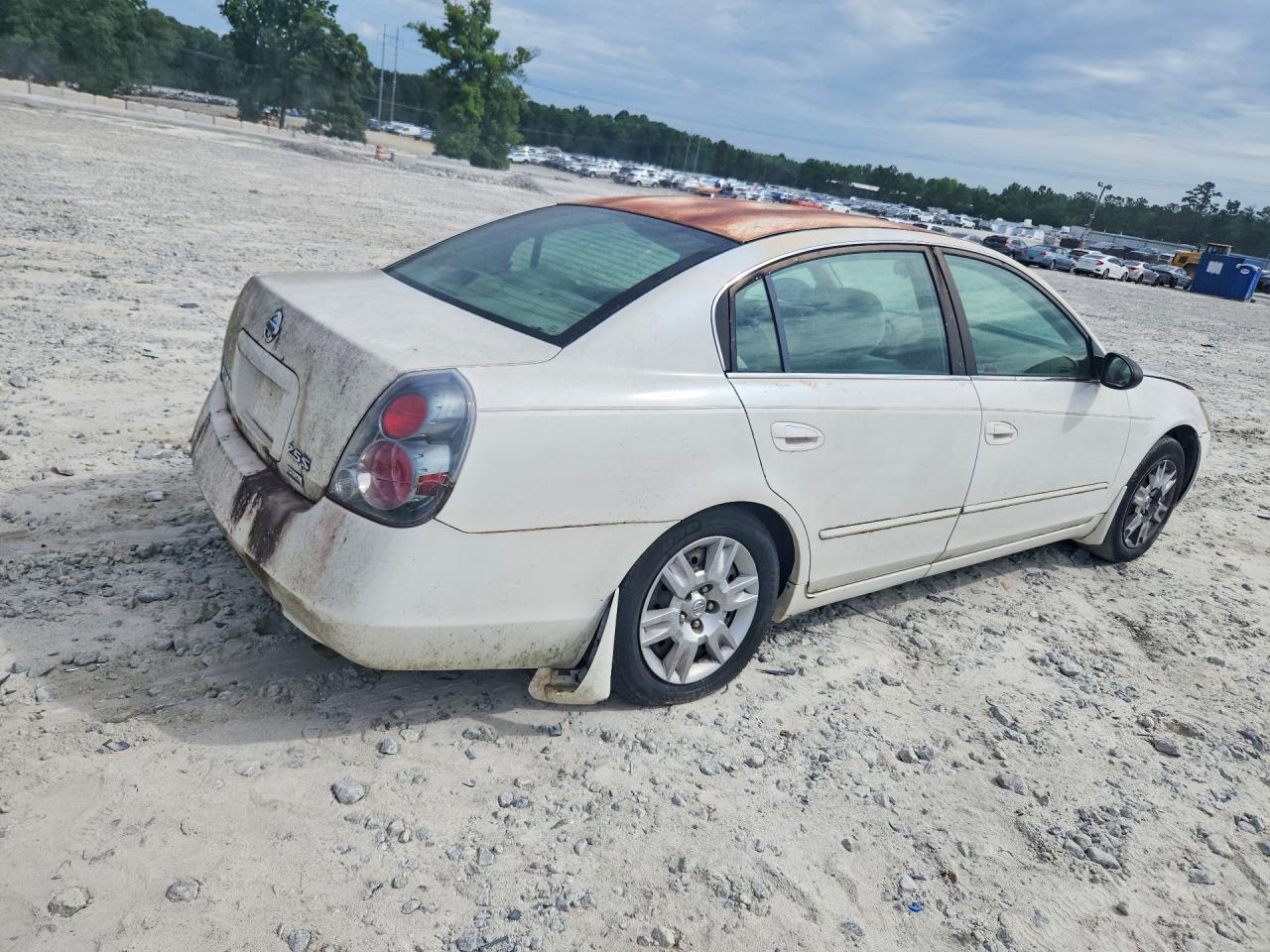2006 Nissan Altima 2.5 Белый vin: 1N4AL11D66N333761