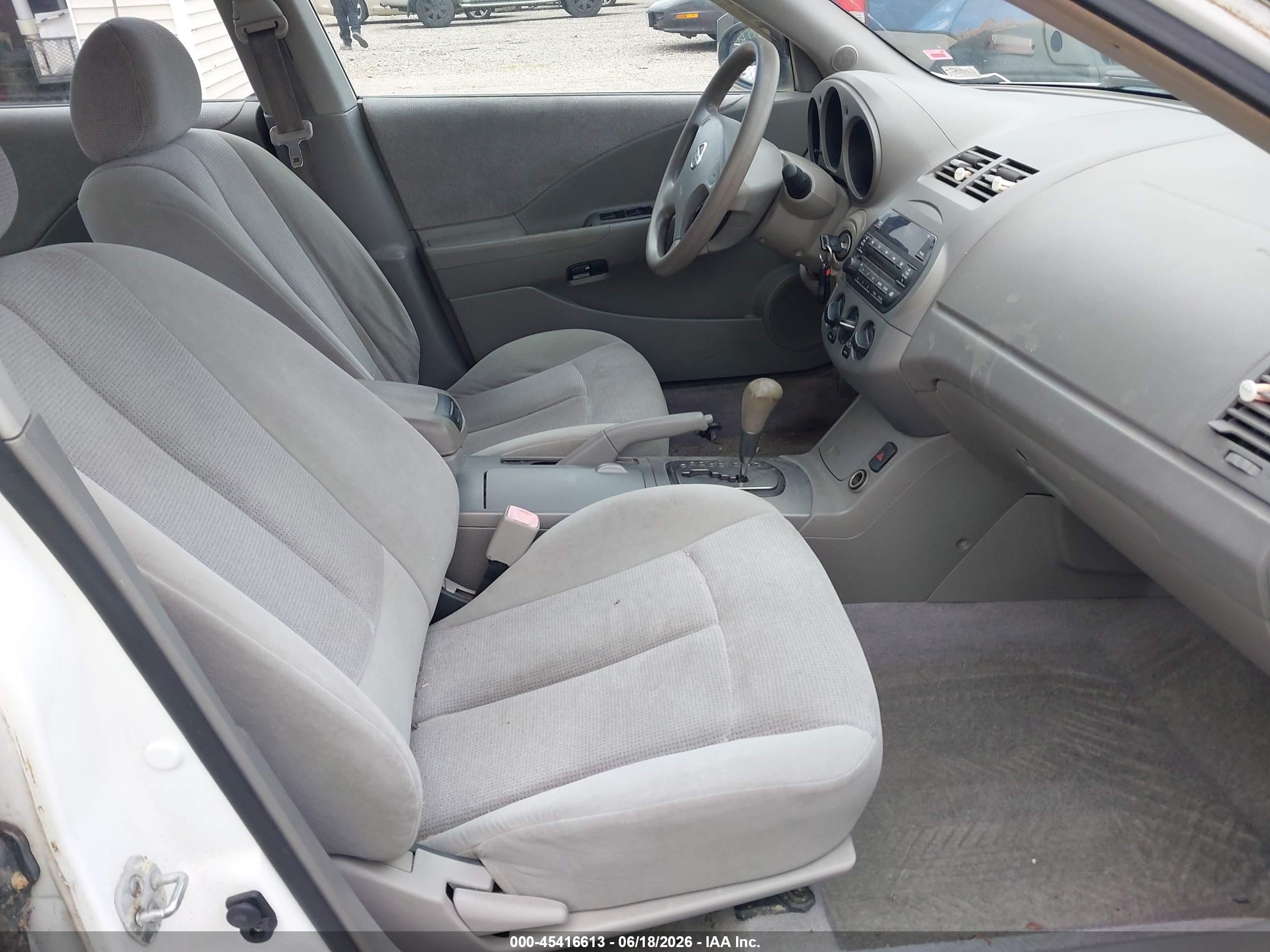 2002 Nissan Altima 2.5 S White vin: 1N4AL11D72C144901