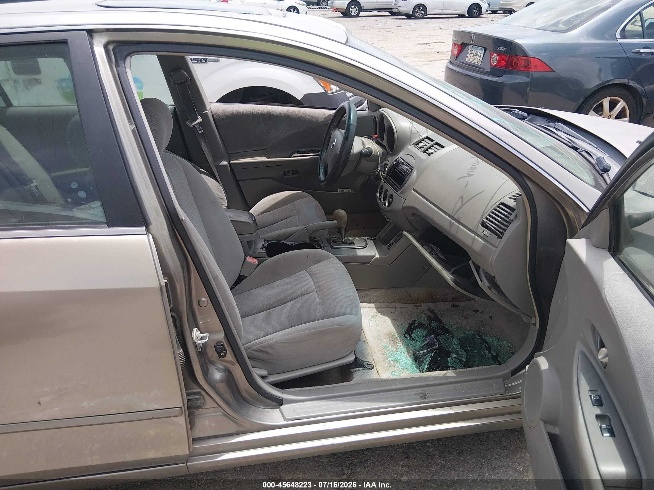 2002 Nissan Altima 2.5 S Gold vin: 1N4AL11D72C254492