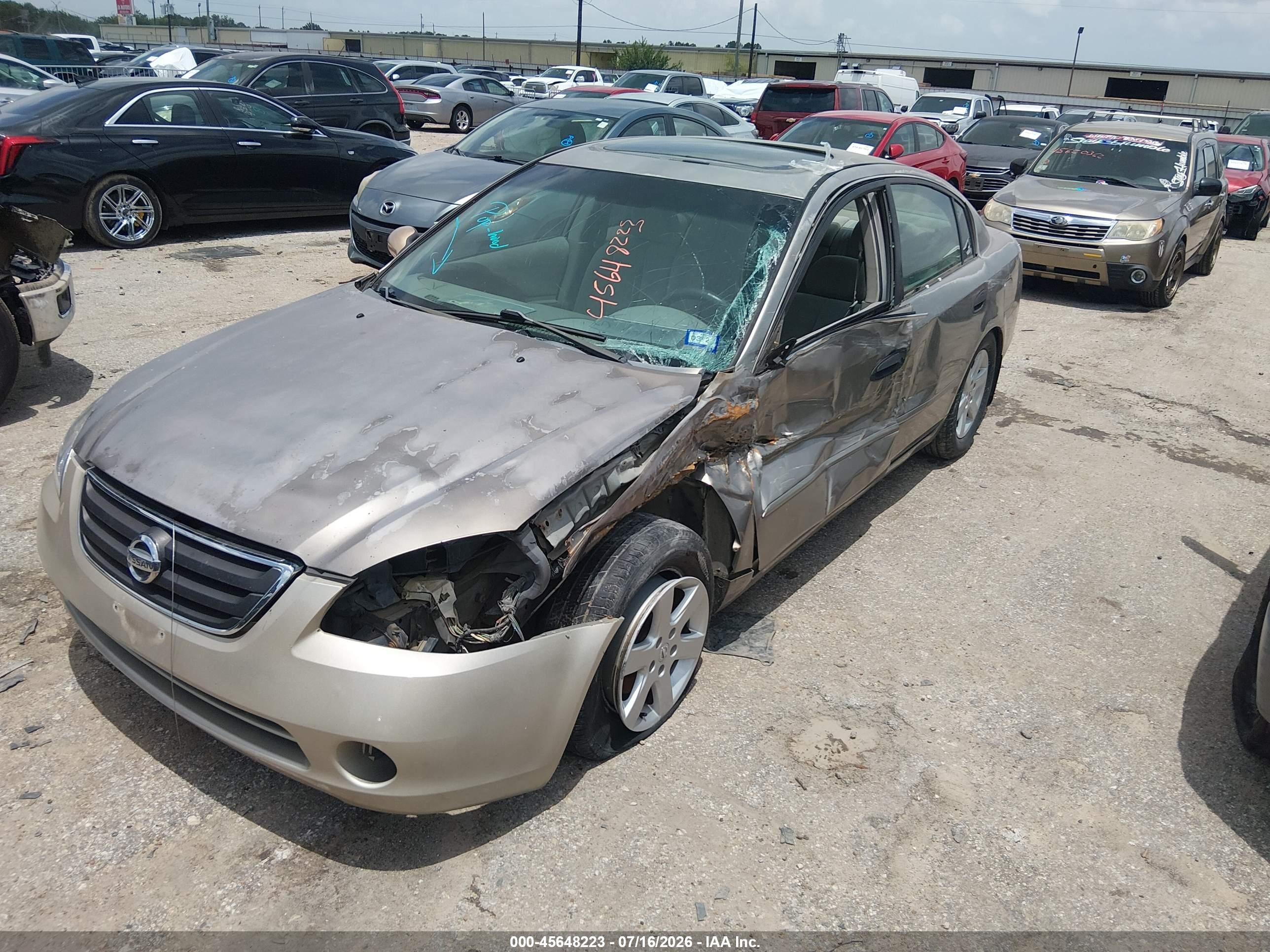 2002 Nissan Altima 2.5 S Gold vin: 1N4AL11D72C254492