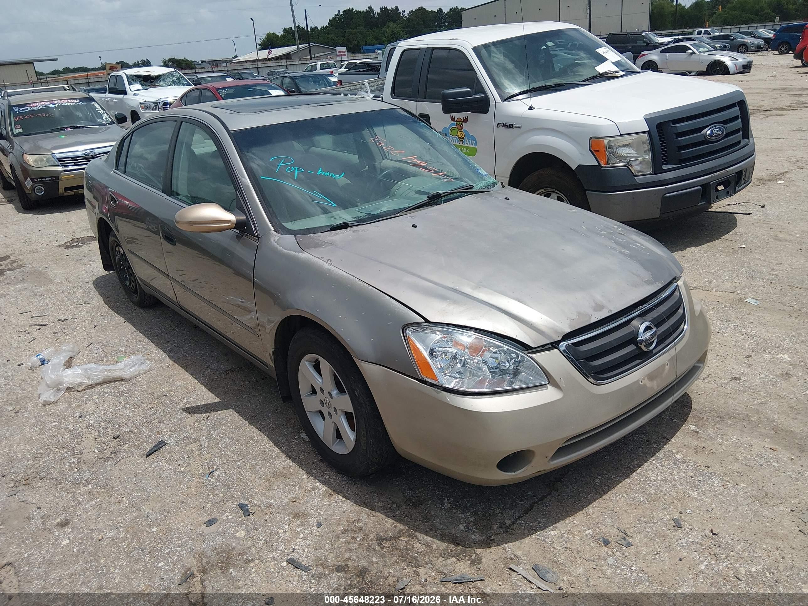 2002 Nissan Altima 2.5 S Gold vin: 1N4AL11D72C254492