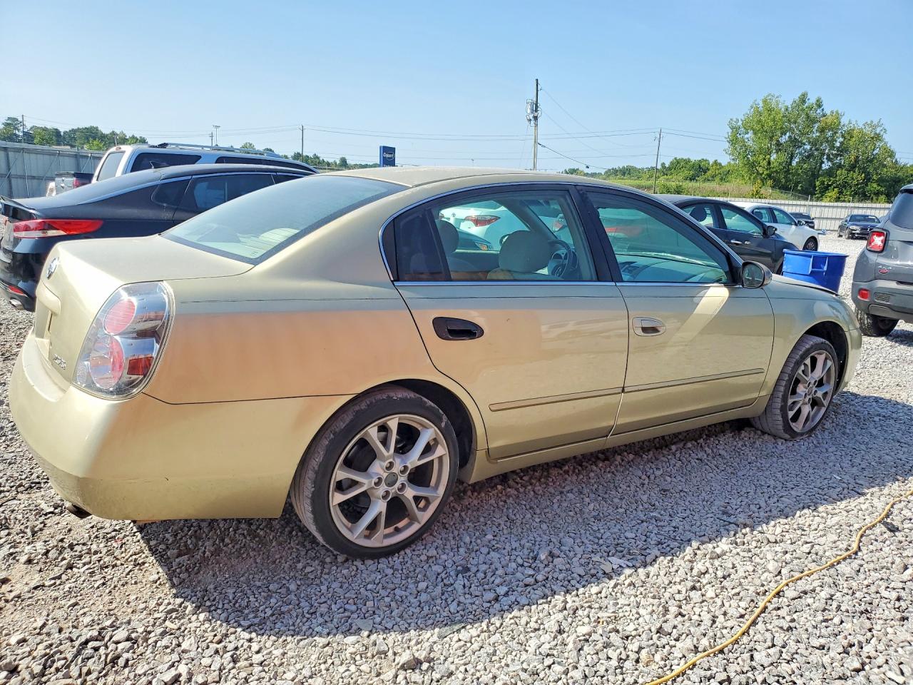 2004 Nissan Altima 2.5 Желто-коричневый vin: 1N4AL11D74C143136