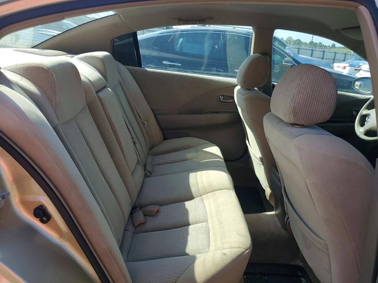 2004 Nissan Altima 2.5 Желто-коричневый vin: 1N4AL11D74C143136
