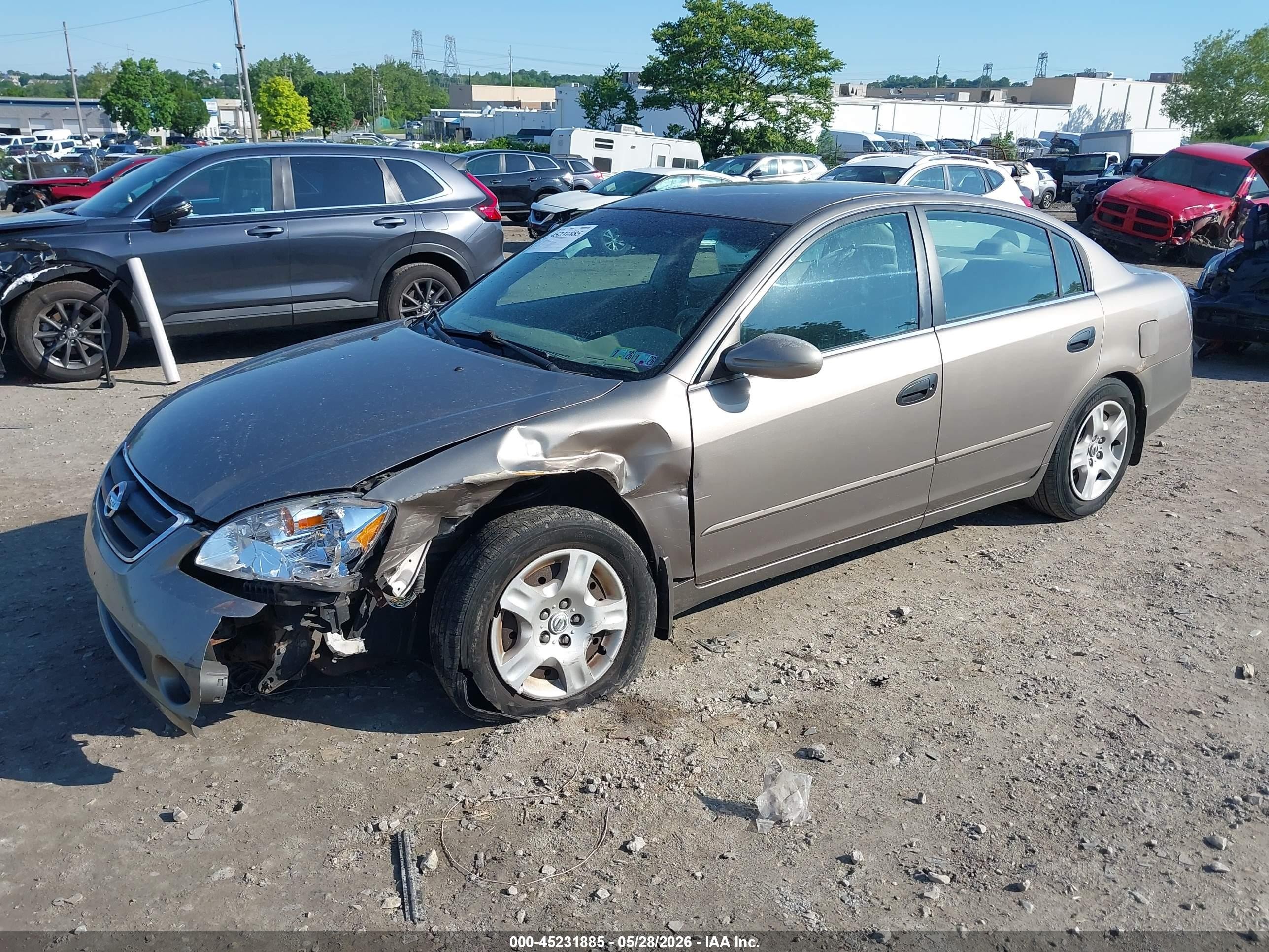 2004 Nissan Altima 2.5 S Gold vin: 1N4AL11D74C178291