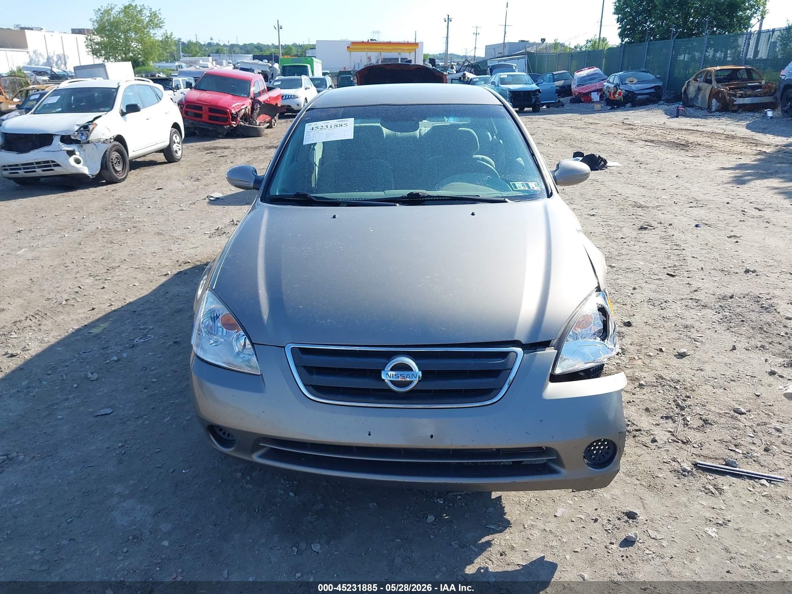 2004 Nissan Altima 2.5 S Gold vin: 1N4AL11D74C178291