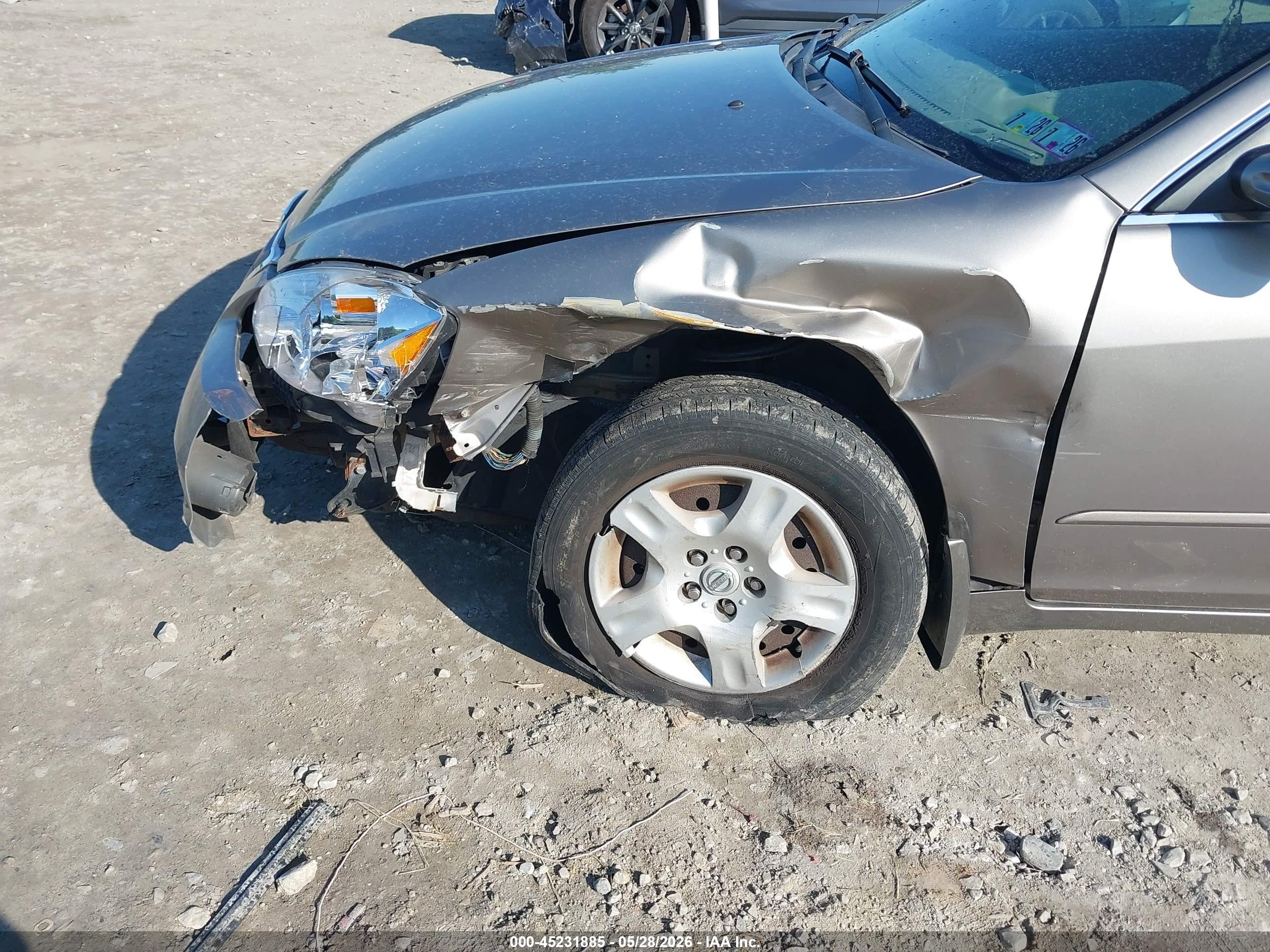 2004 Nissan Altima 2.5 S Gold vin: 1N4AL11D74C178291