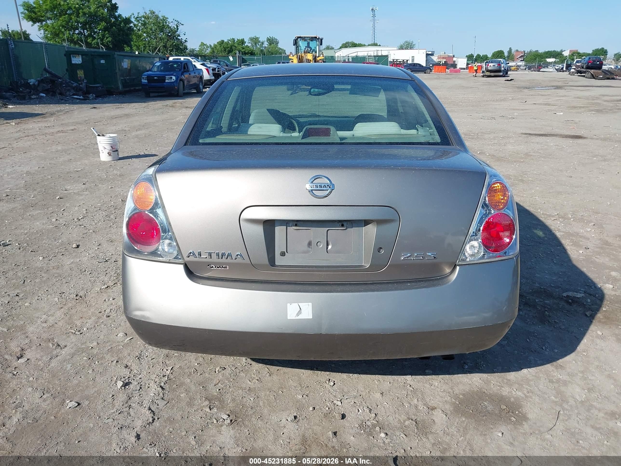 2004 Nissan Altima 2.5 S Gold vin: 1N4AL11D74C178291