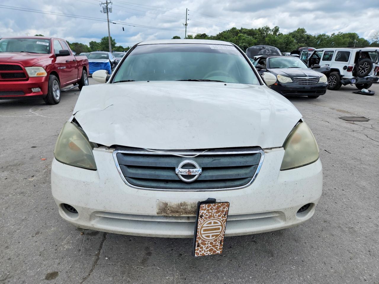 2004 Nissan Altima 2.5 White vin: 1N4AL11D74C178467