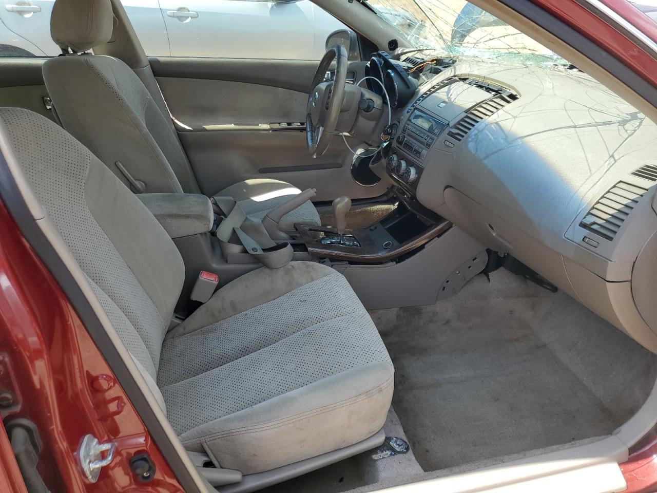 2005 Nissan Altima 2.5 Red vin: 1N4AL11D75C237177