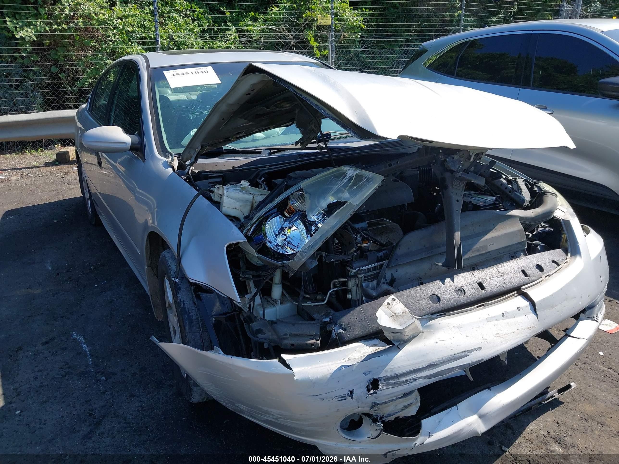 2005 Nissan Altima 2.5 S Silver vin: 1N4AL11D75N400608