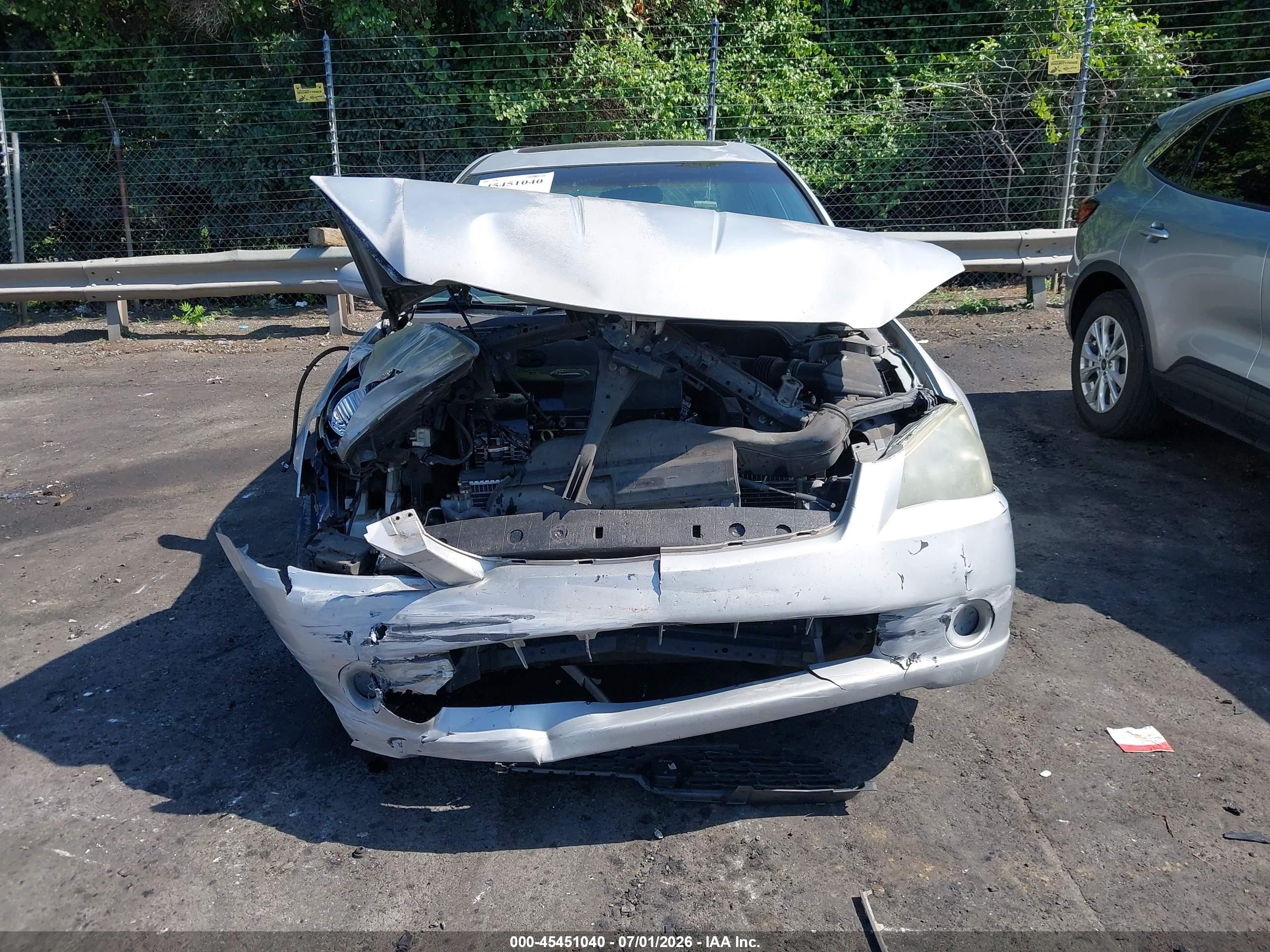 2005 Nissan Altima 2.5 S Silver vin: 1N4AL11D75N400608