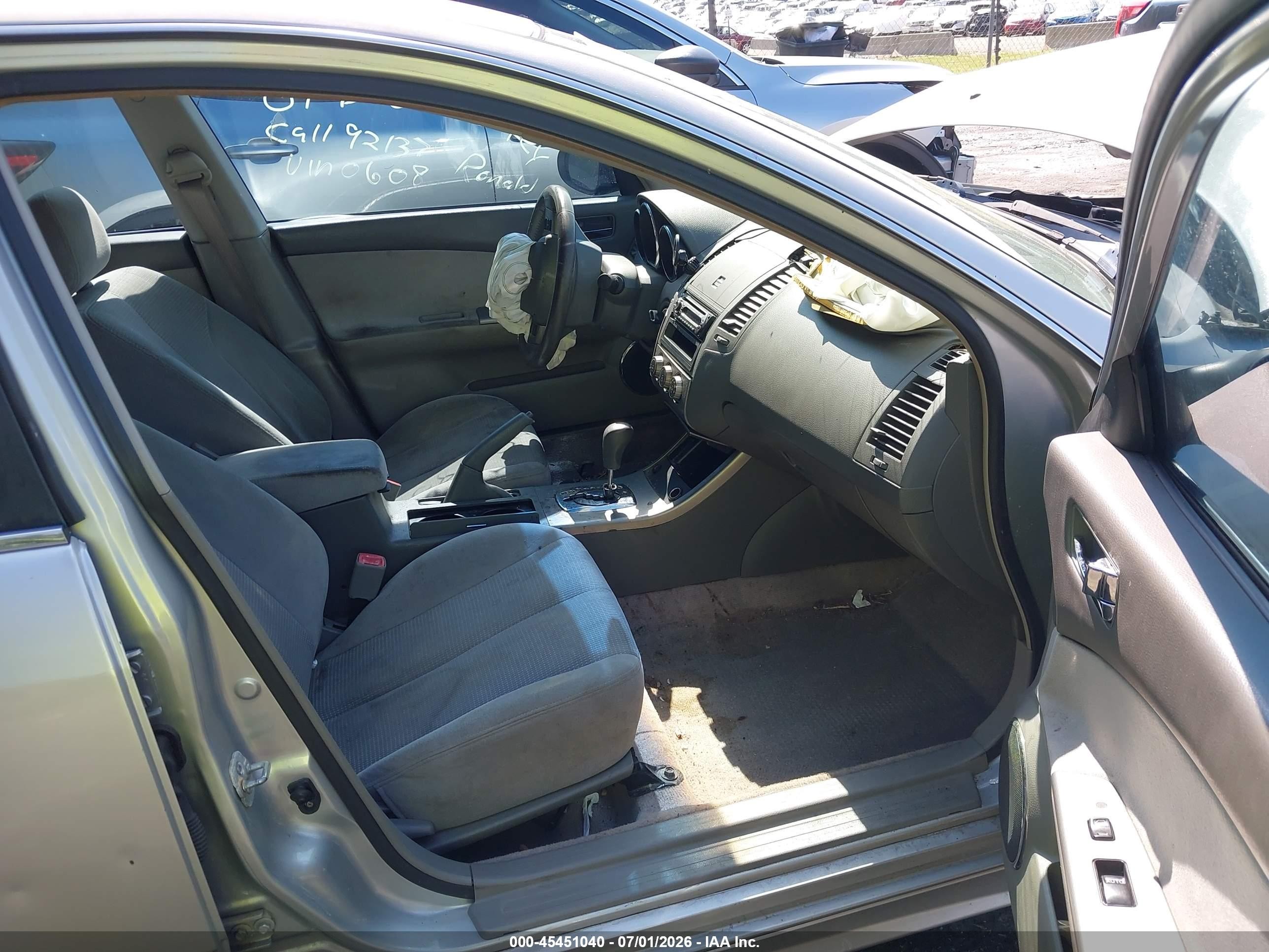 2005 Nissan Altima 2.5 S Silver vin: 1N4AL11D75N400608