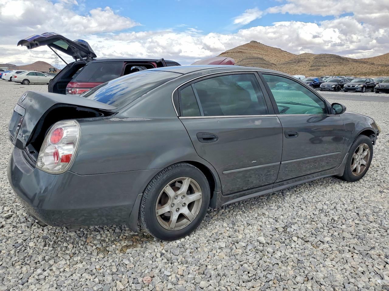 2005 Nissan Altima 2.5 Gray vin: 1N4AL11D75N447086