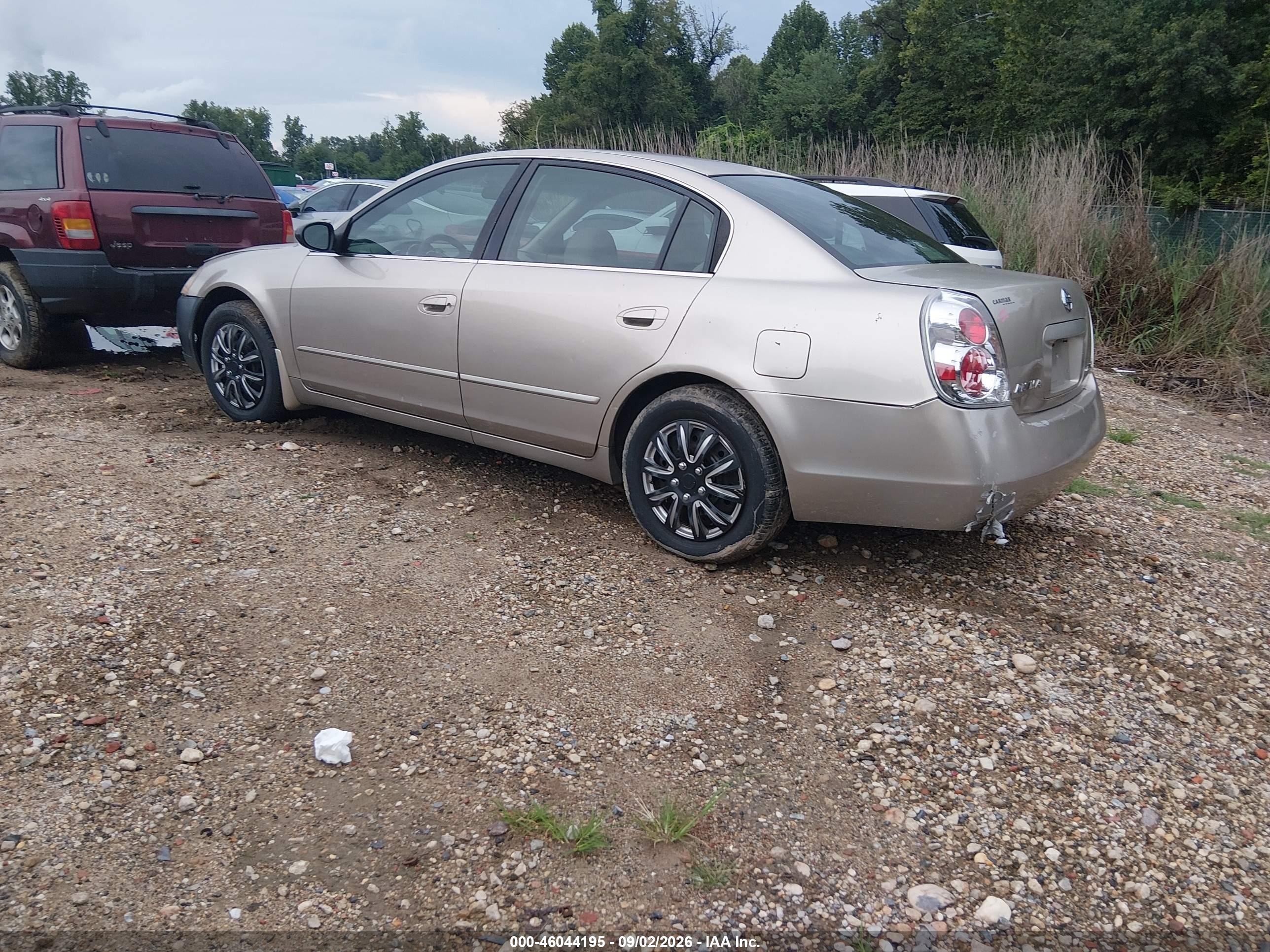 2005 Nissan Altima 2.5 S Золотой vin: 1N4AL11D75N477222