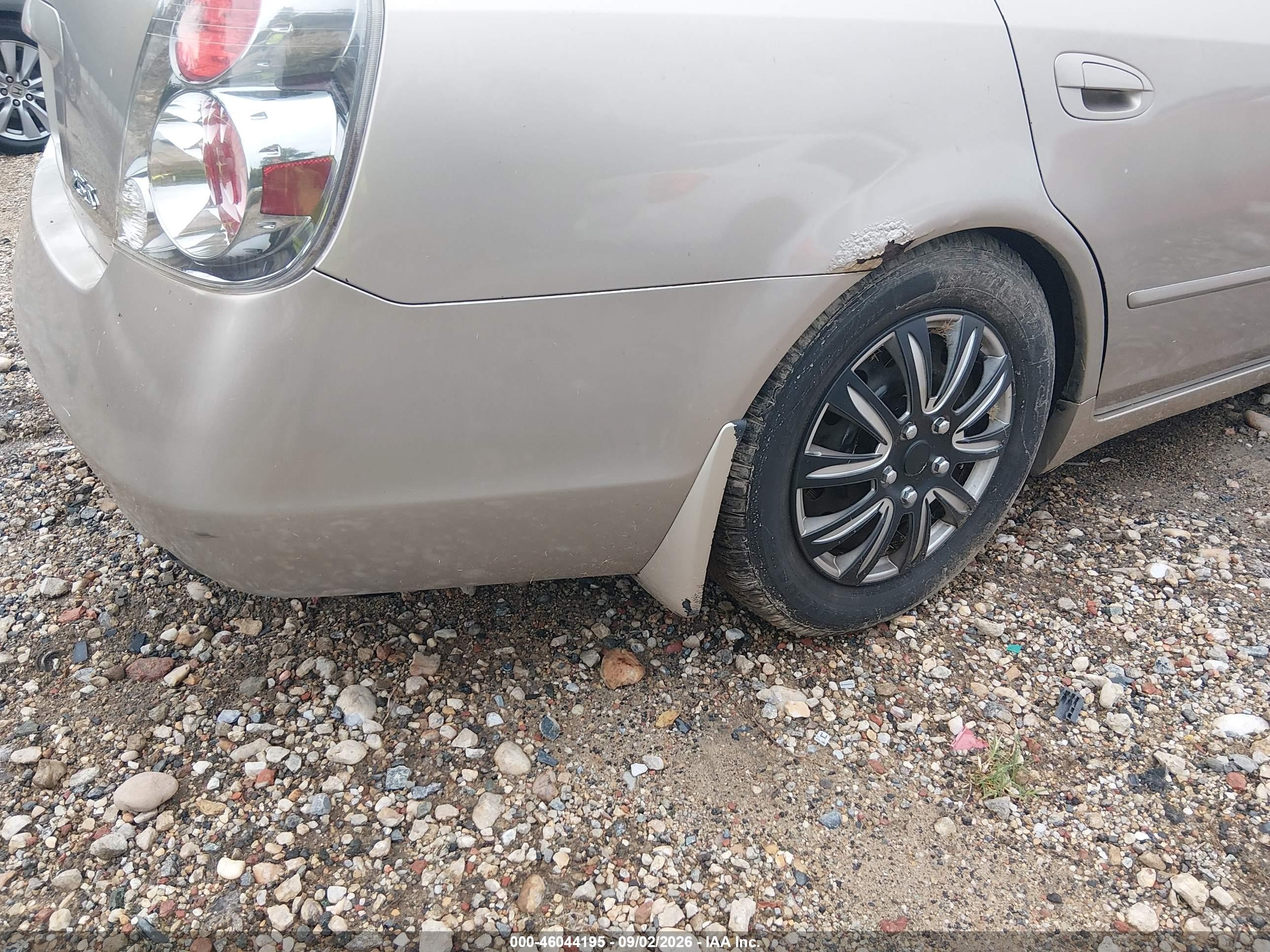 2005 Nissan Altima 2.5 S Золотой vin: 1N4AL11D75N477222