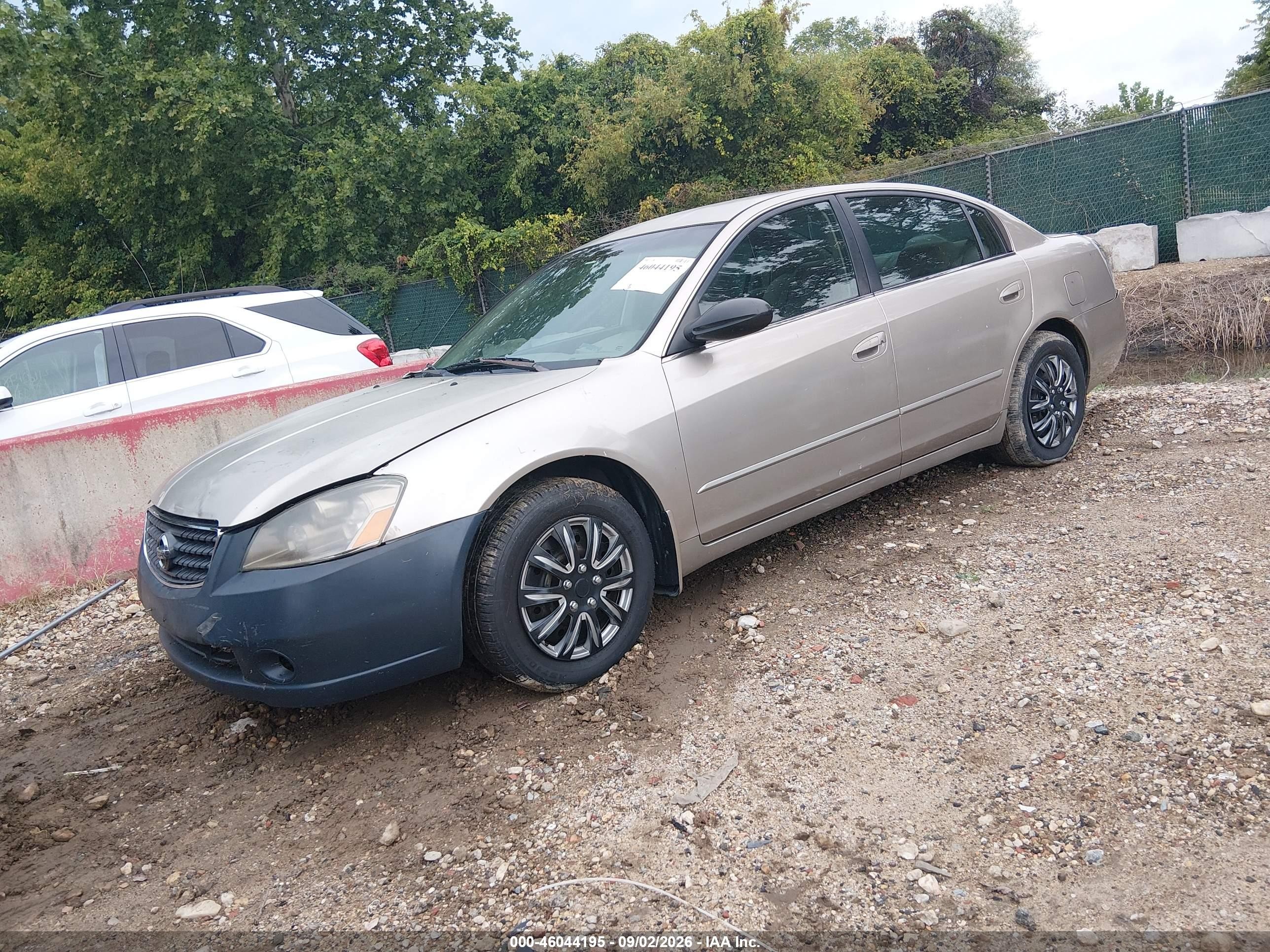 2005 Nissan Altima 2.5 S Золотой vin: 1N4AL11D75N477222