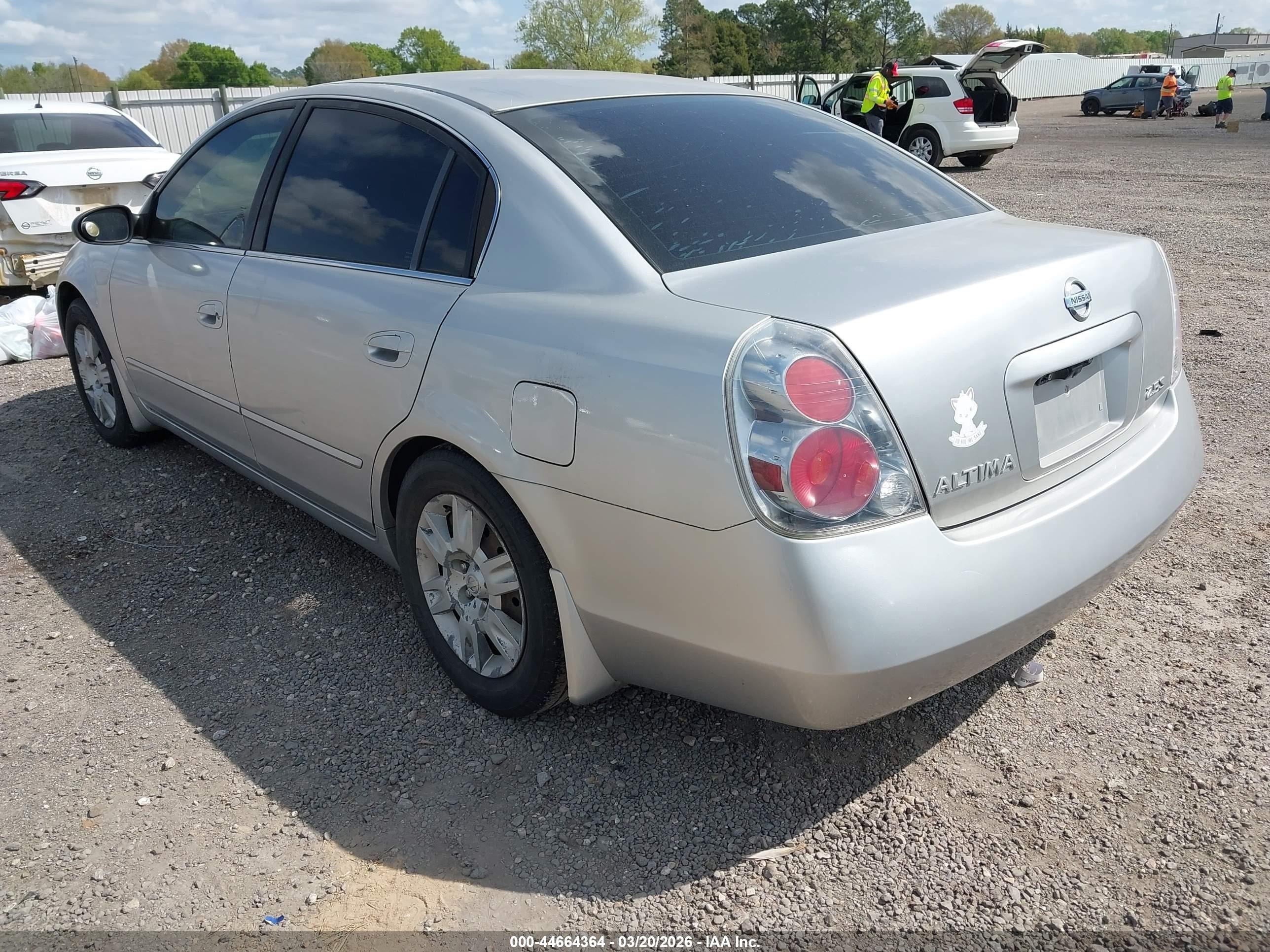 2005 Nissan Altima 2.5 S Серебряный vin: 1N4AL11D75N909260