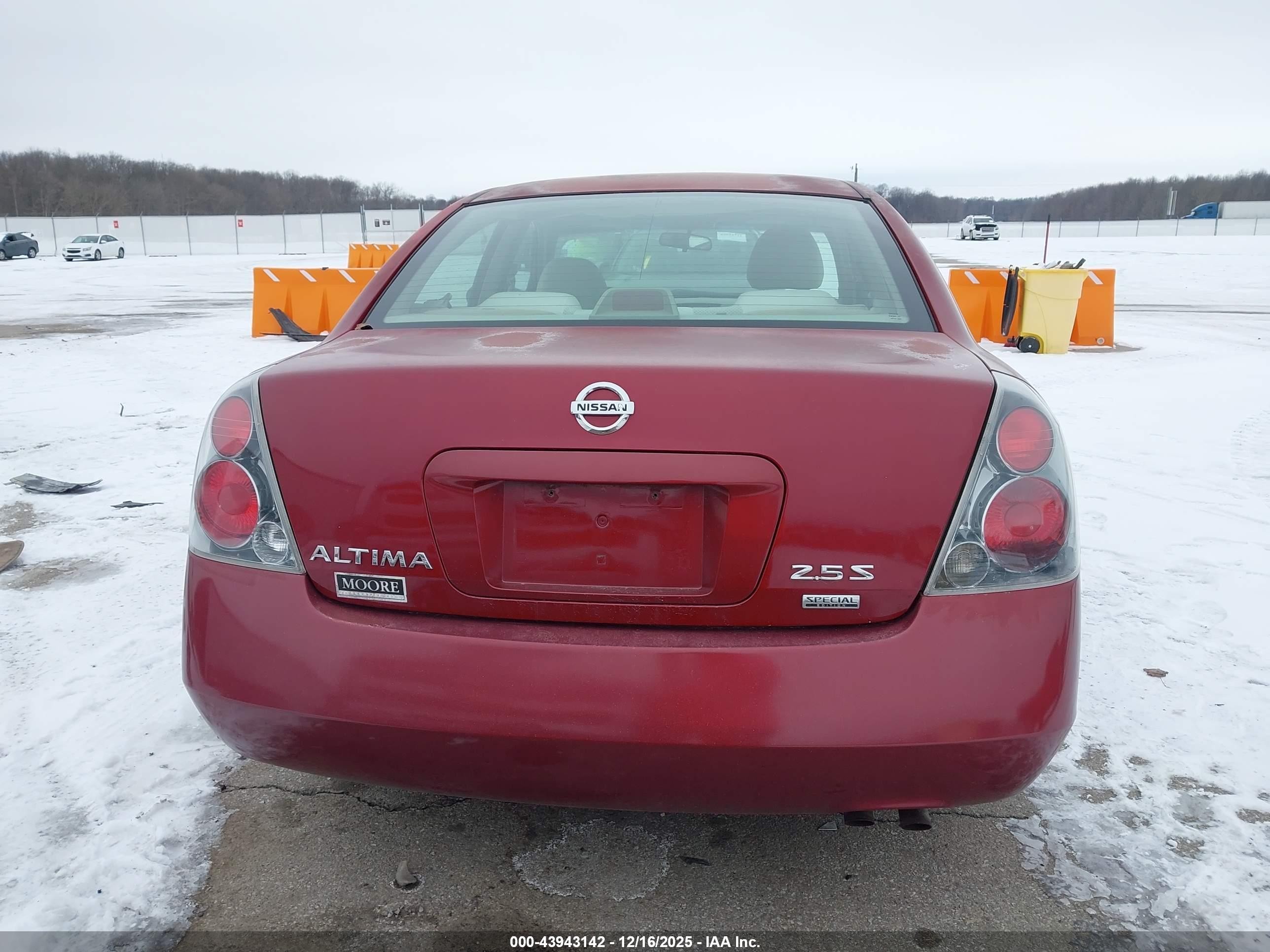 2006 Nissan Altima 2.5 S Red vin: 1N4AL11D76N449972