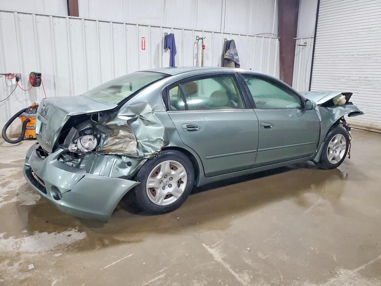 2003 Nissan Altima 2.5 Green vin: 1N4AL11D83C320100