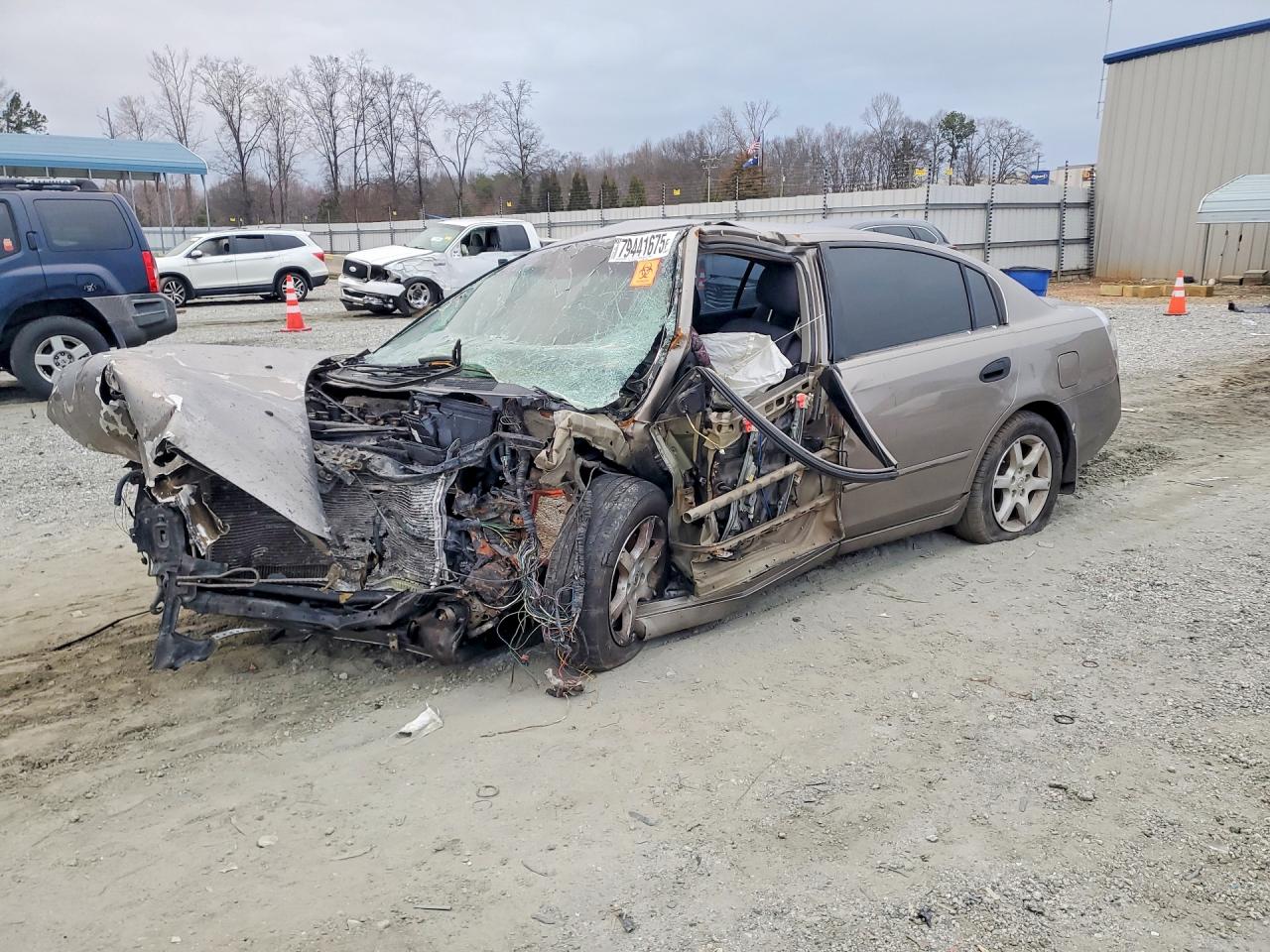 2005 Nissan Altima 2.5 Silver vin: 1N4AL11D85C138979
