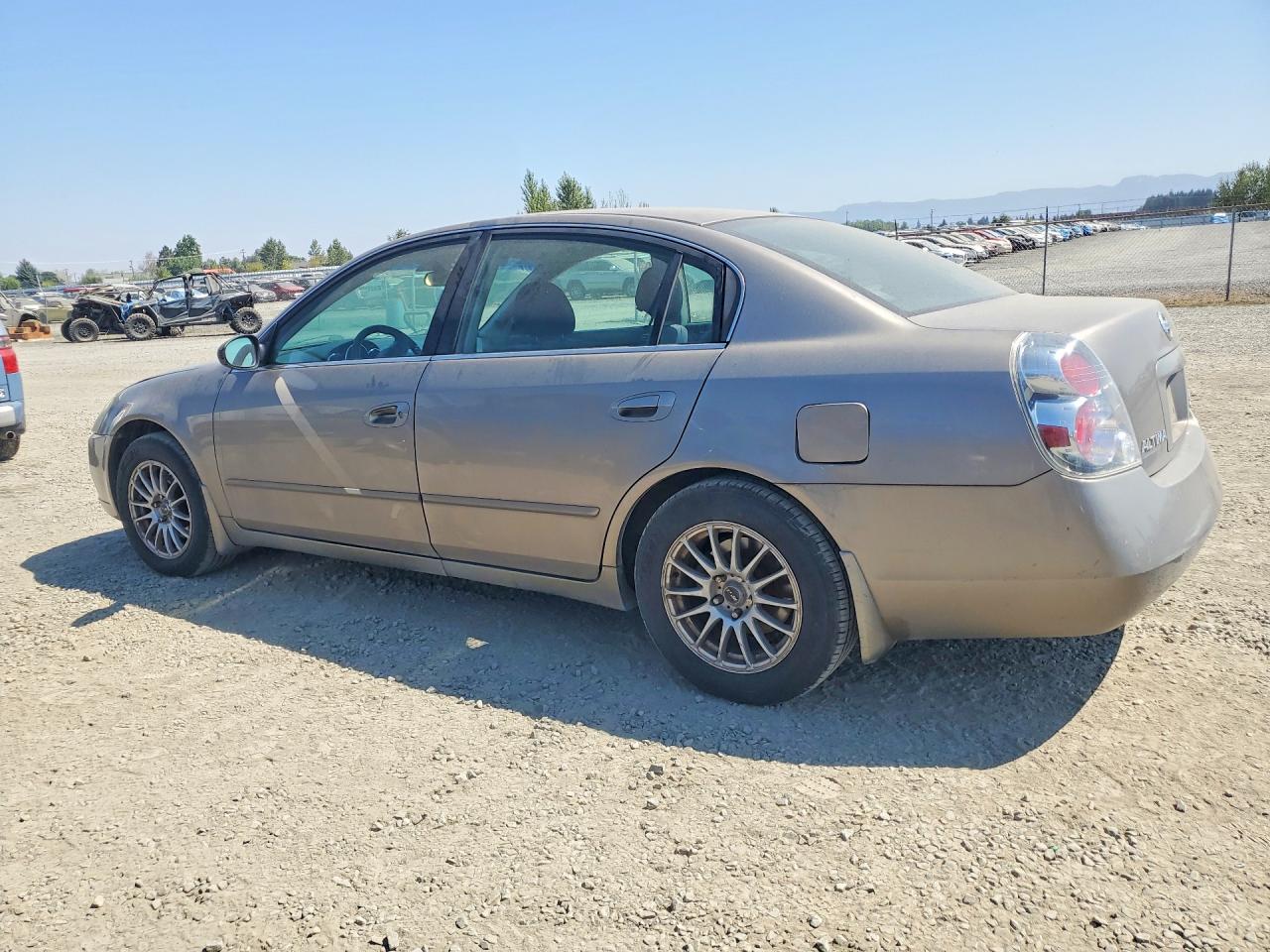 2005 Nissan Altima 2.5 Silver vin: 1N4AL11D85C209078