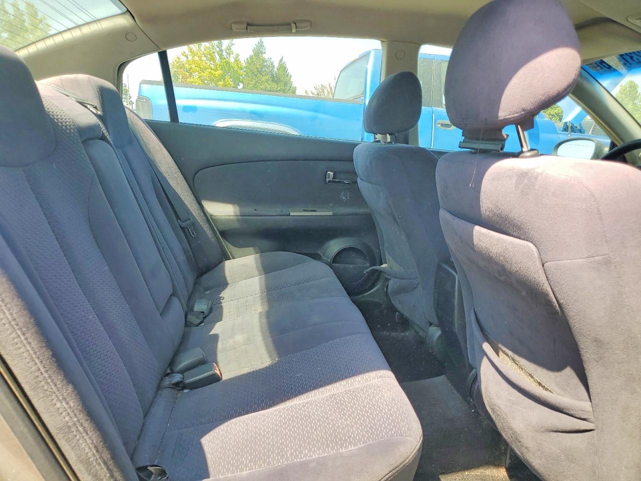 2005 Nissan Altima 2.5 Silver vin: 1N4AL11D85C209078