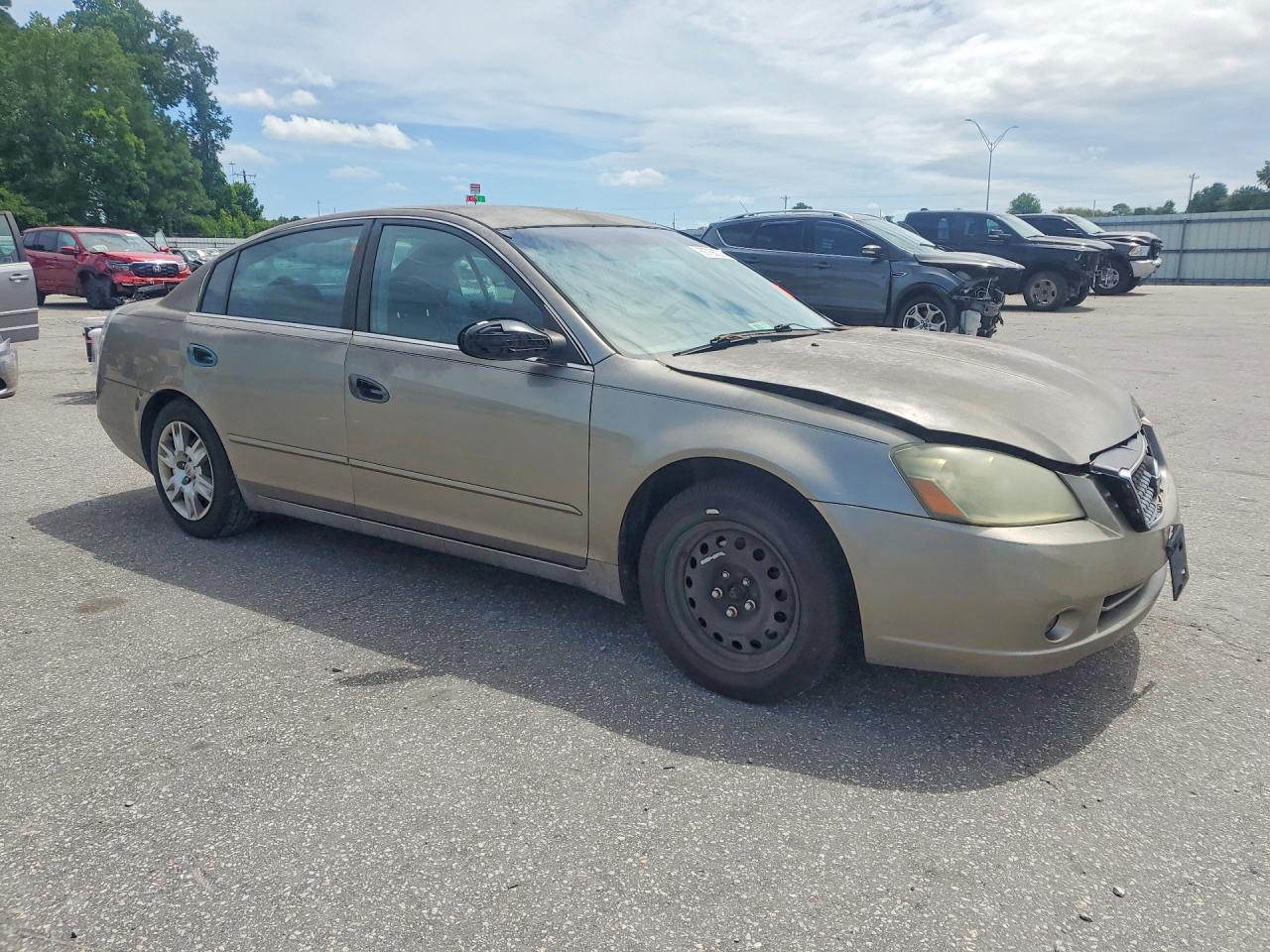 2005 Nissan Altima 2.5 Золотой vin: 1N4AL11D85C263075