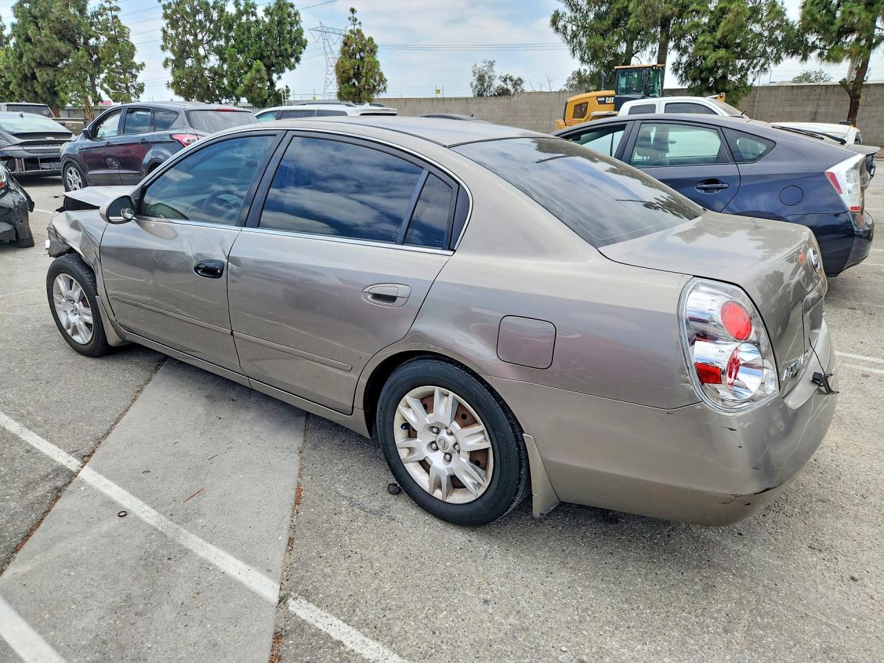 2005 Nissan Altima Коричневый vin: 1N4AL11D85N447159