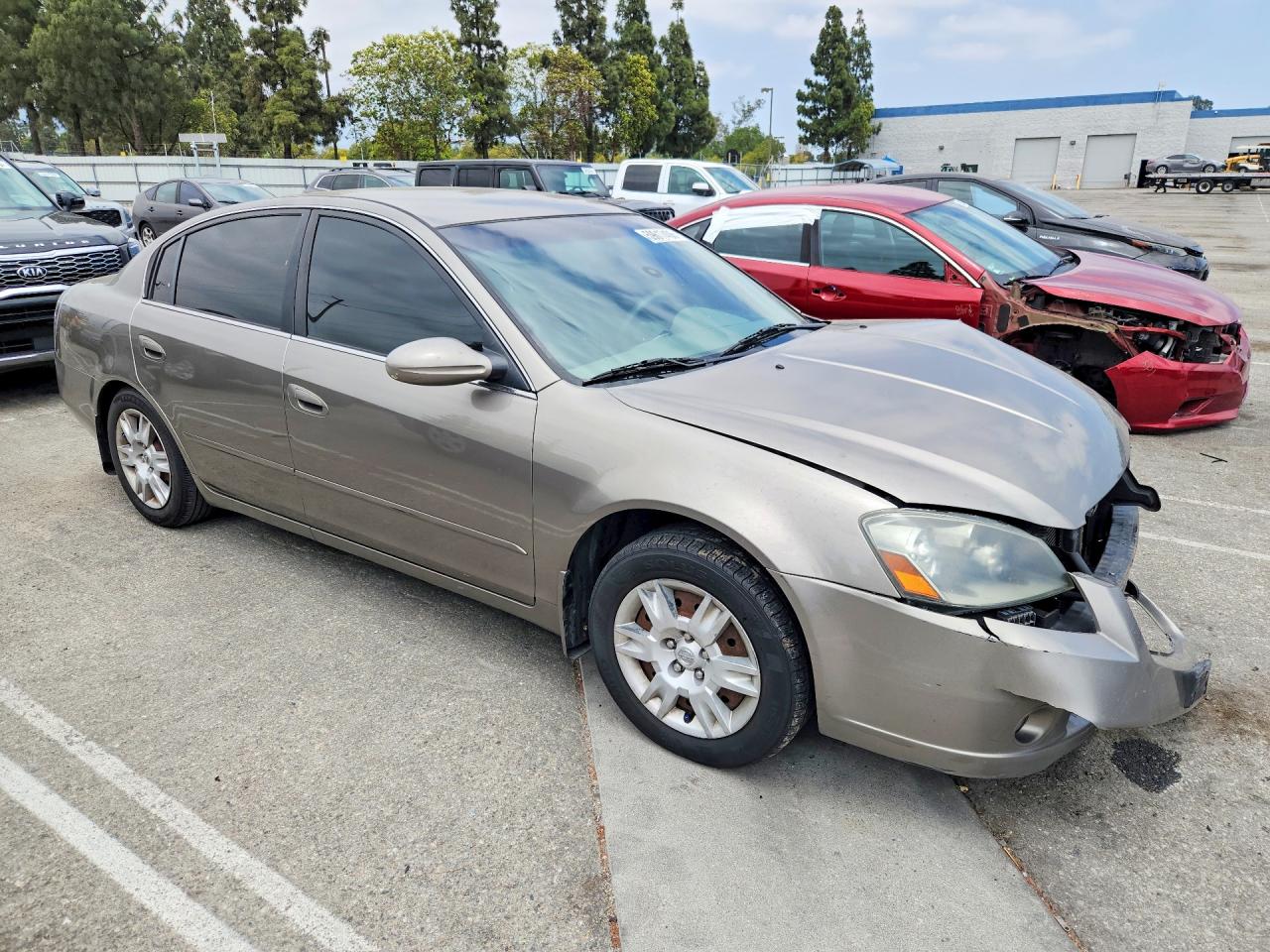 2005 Nissan Altima Коричневый vin: 1N4AL11D85N447159