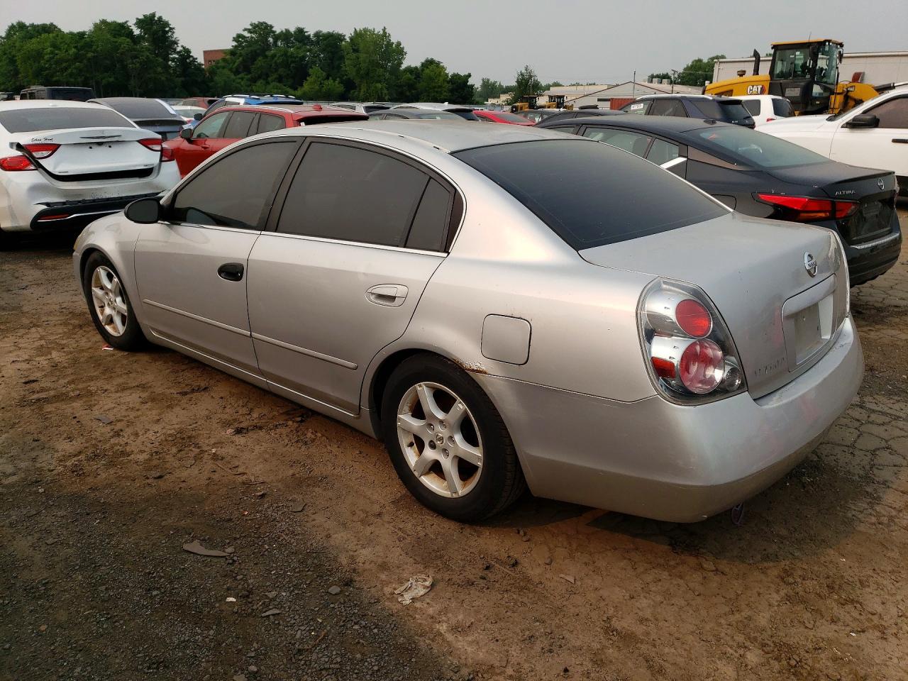 2005 Nissan Altima 2.5 Серебряный vin: 1N4AL11D85N463782
