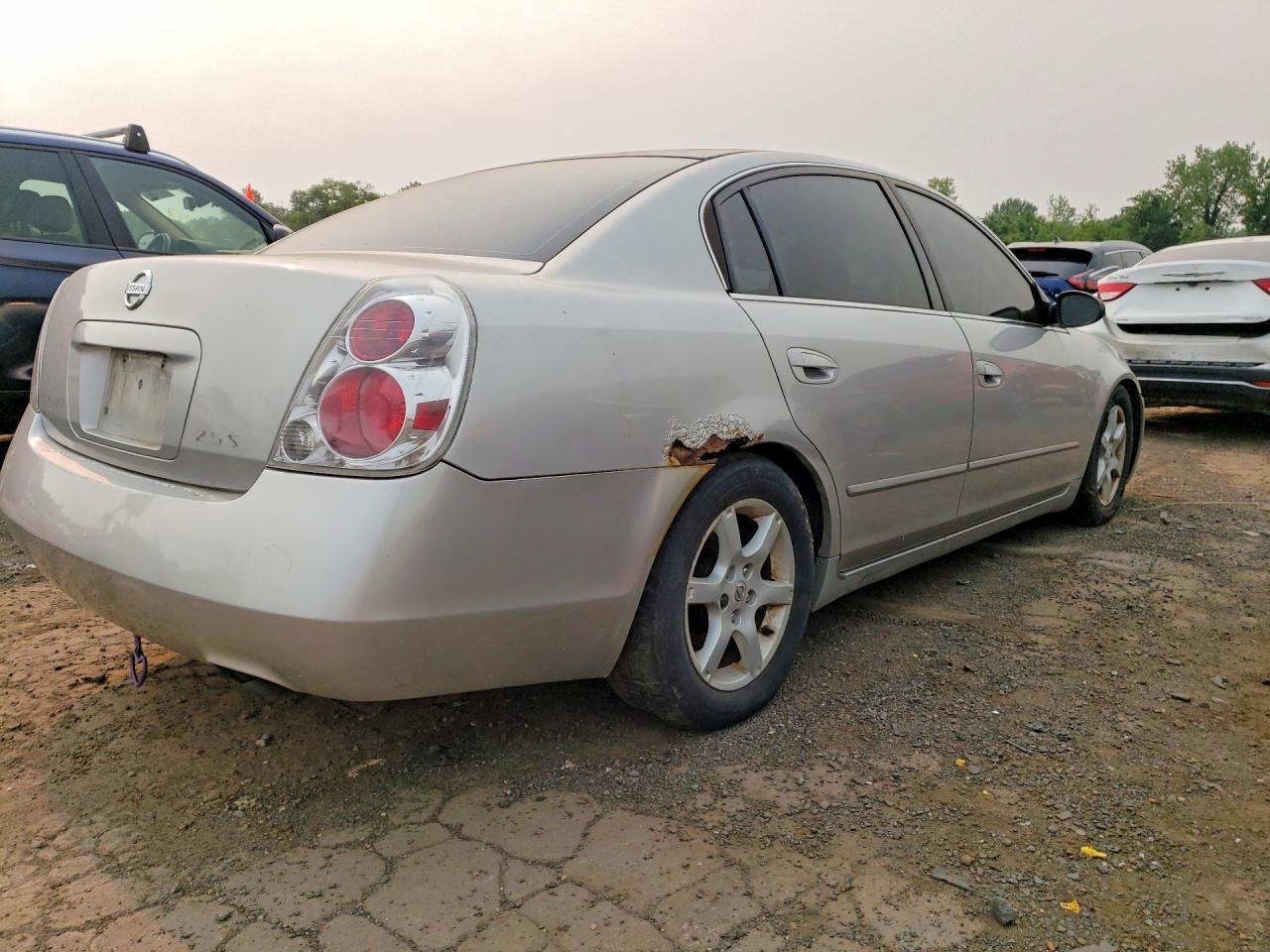 2005 Nissan Altima 2.5 Серебряный vin: 1N4AL11D85N463782