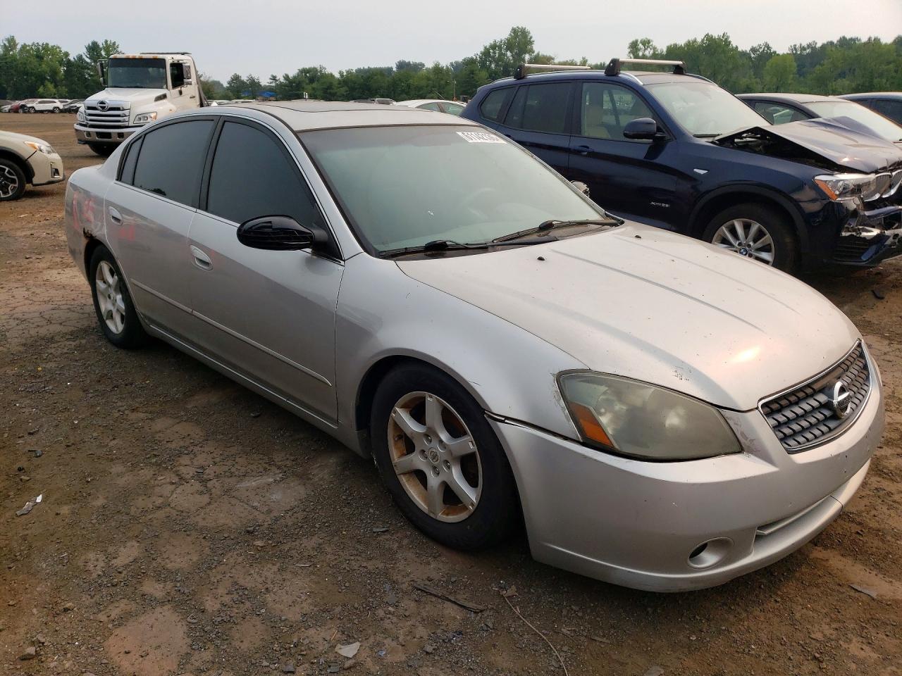 2005 Nissan Altima 2.5 Серебряный vin: 1N4AL11D85N463782