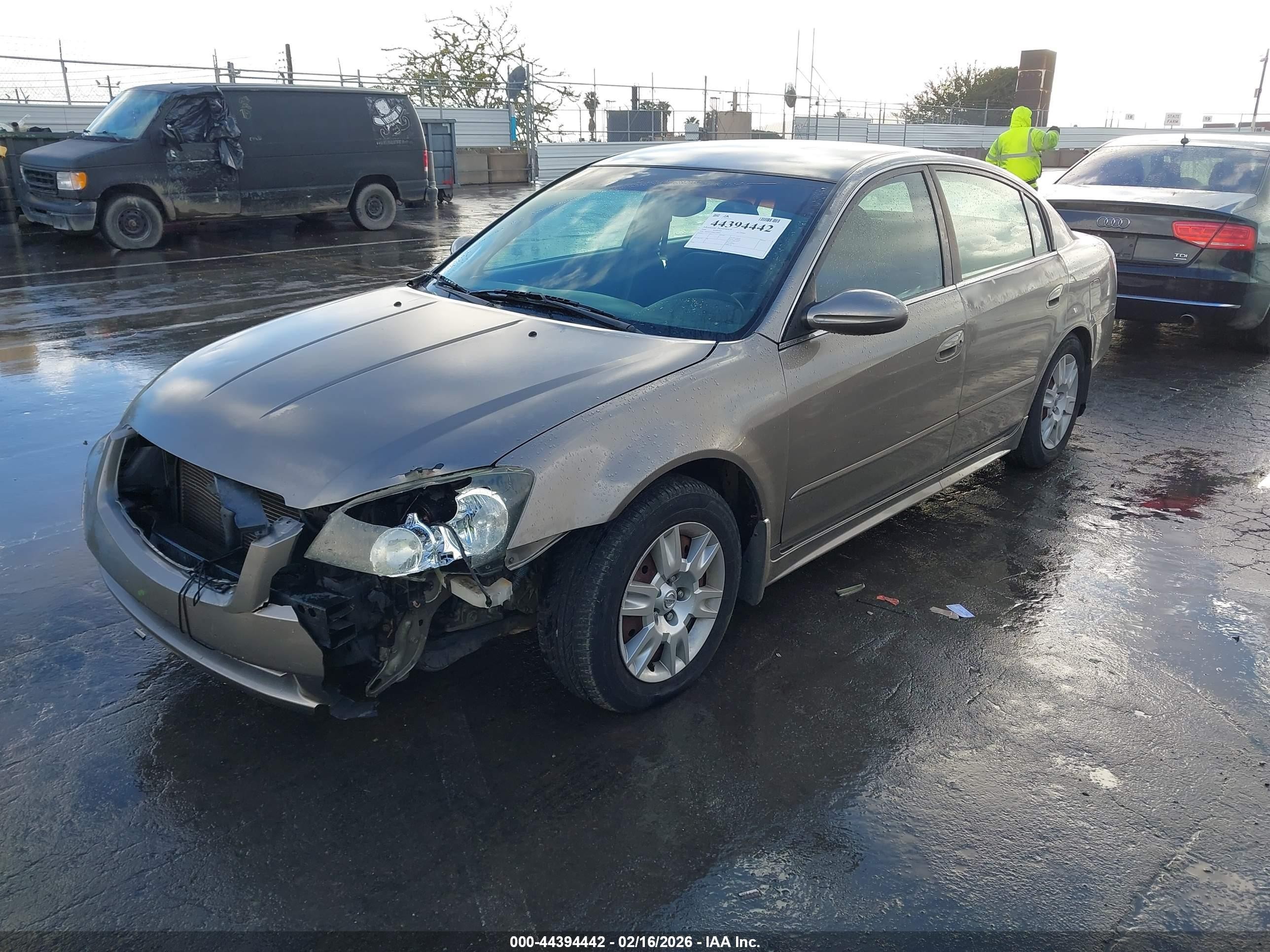 2006 Nissan Altima 2.5 S Золотой vin: 1N4AL11D86C136893
