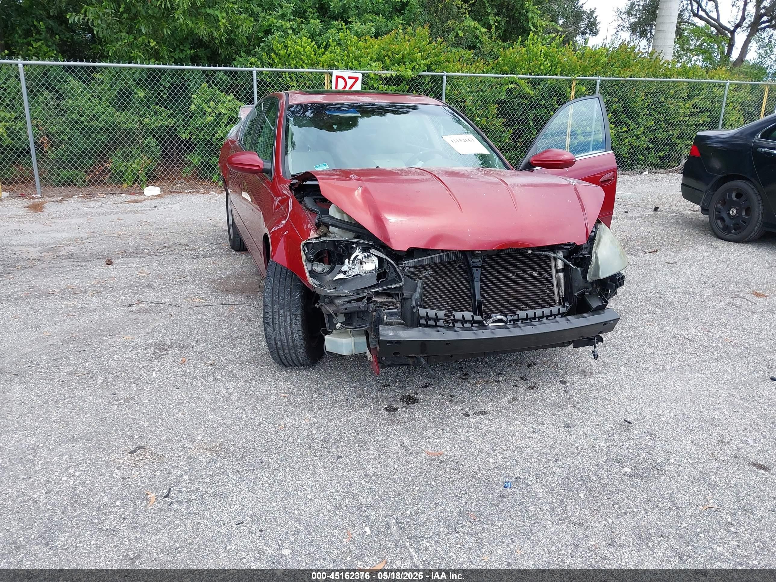 2006 Nissan Altima 2.5 S Red vin: 1N4AL11D86C195913