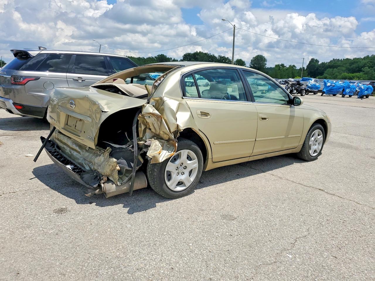 2002 Nissan Altima Gold vin: 1N4AL11D92C260181