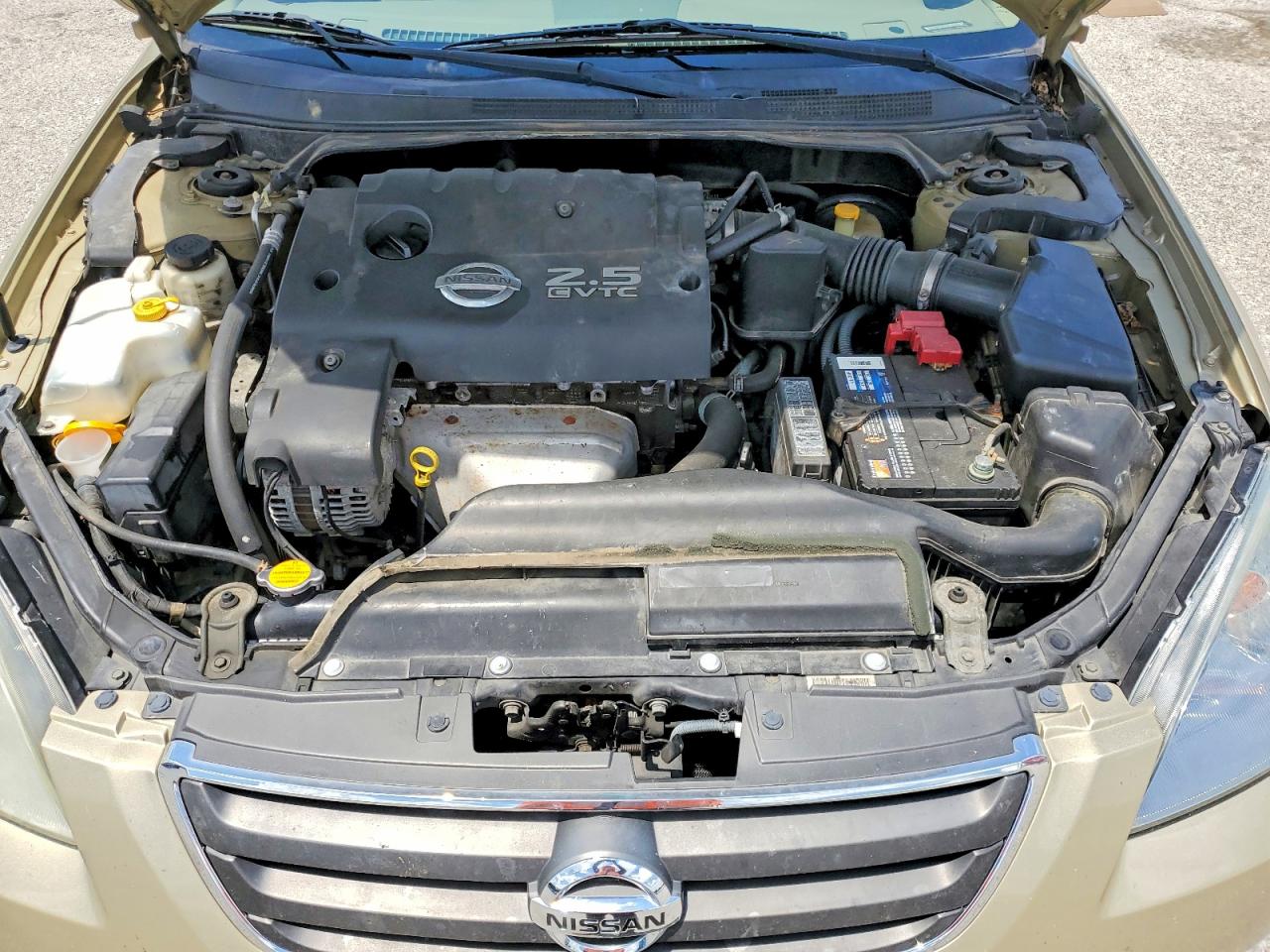 2002 Nissan Altima Gold vin: 1N4AL11D92C260181