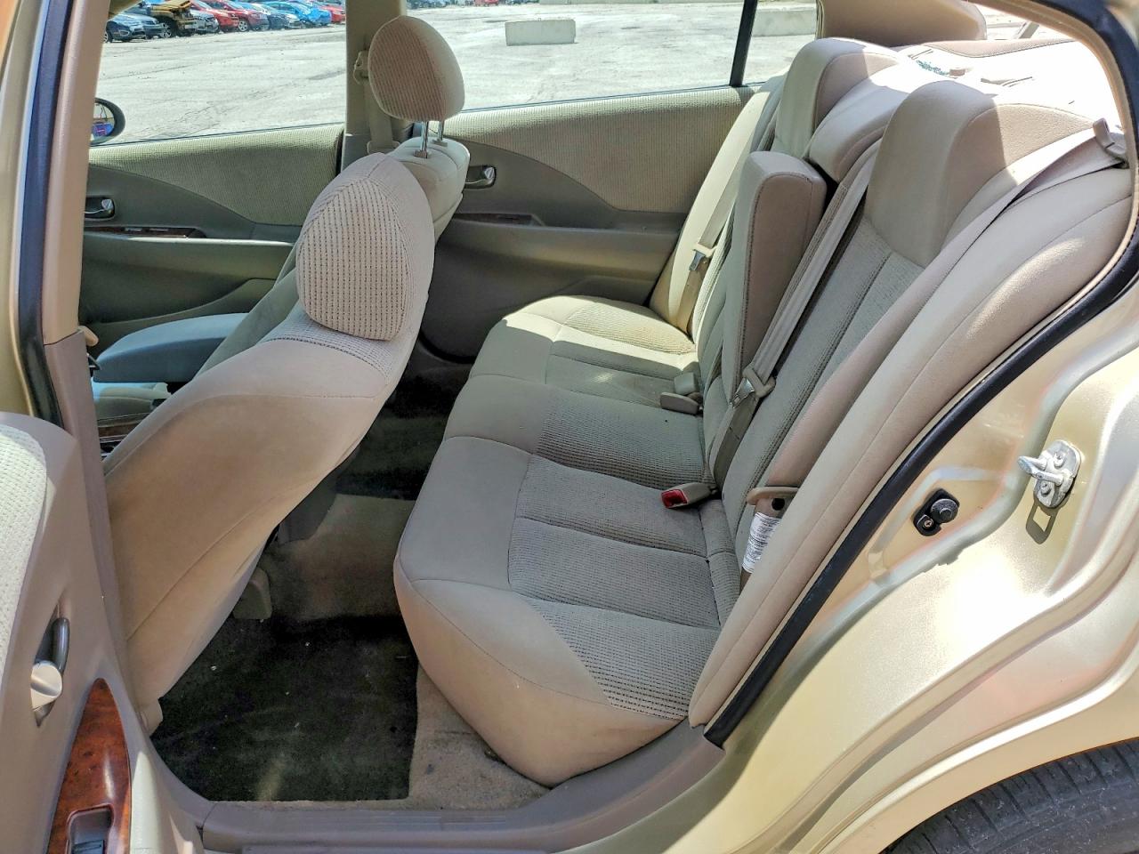2002 Nissan Altima Gold vin: 1N4AL11D92C260181