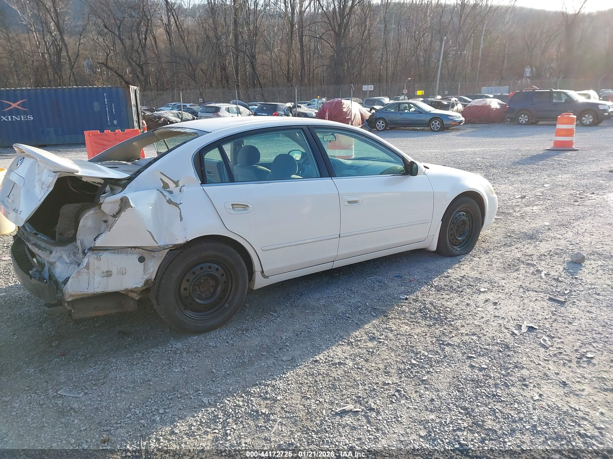 2003 Nissan Altima 2.5 S Белый vin: 1N4AL11D93C147719