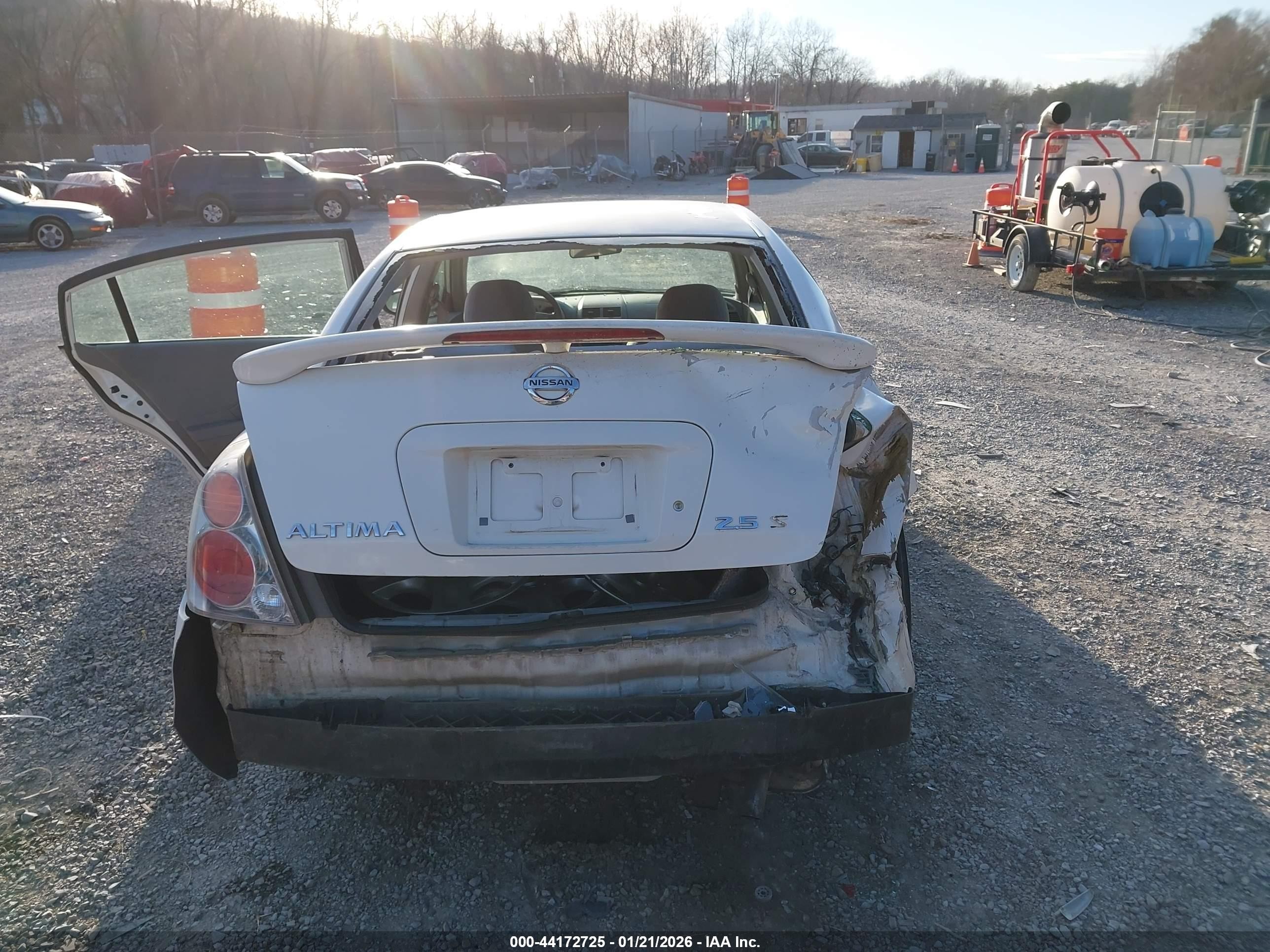 2003 Nissan Altima 2.5 S Белый vin: 1N4AL11D93C147719