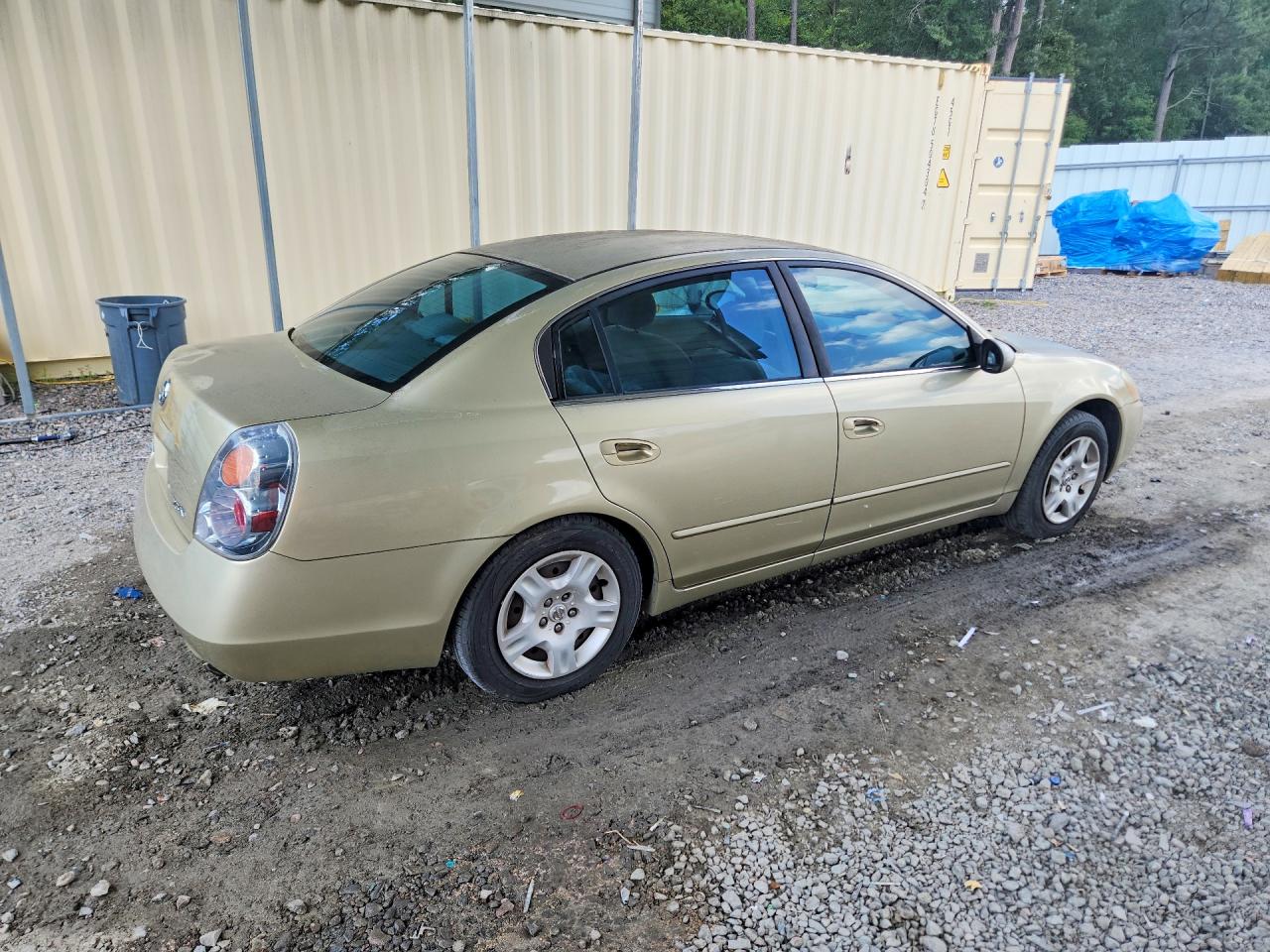 2003 Nissan Altima Gold vin: 1N4AL11D93C289200