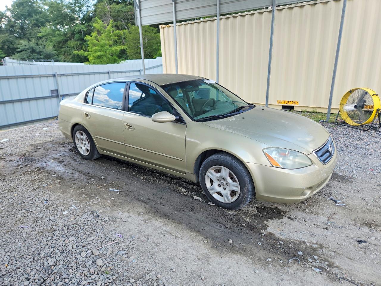 2003 Nissan Altima Gold vin: 1N4AL11D93C289200