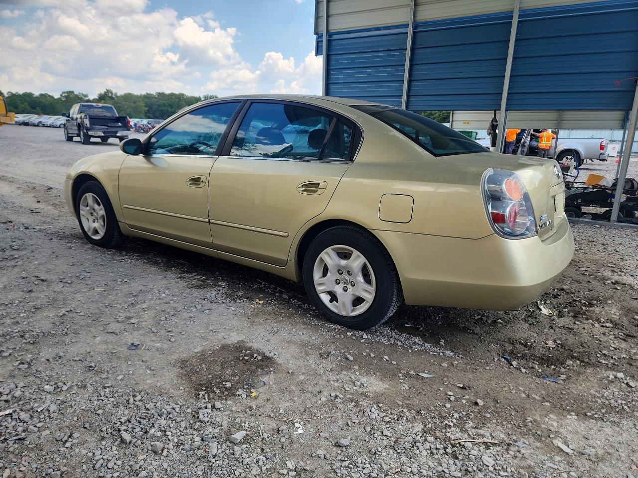 2003 Nissan Altima Gold vin: 1N4AL11D93C289200