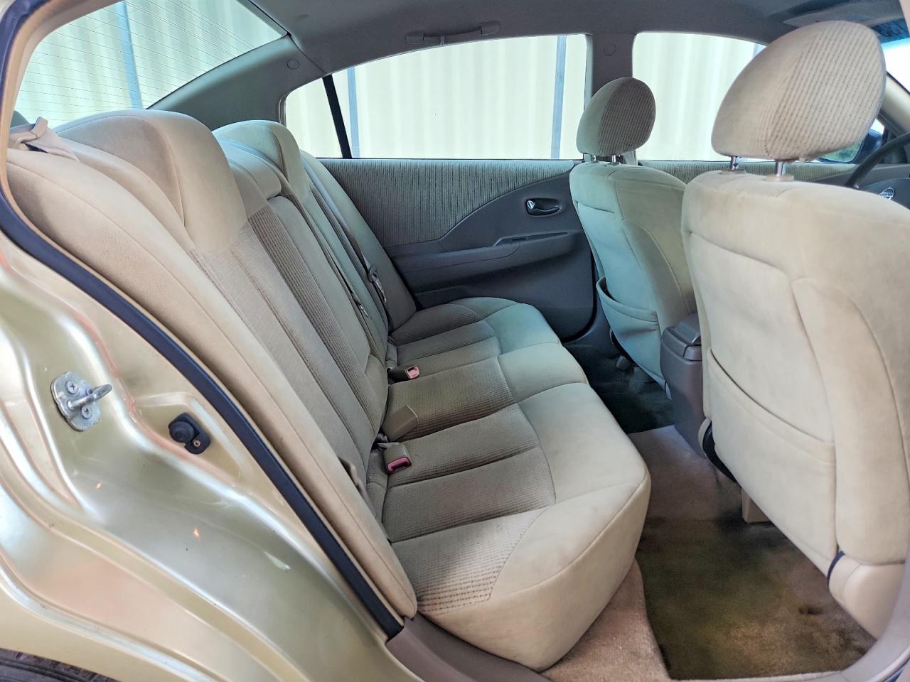 2003 Nissan Altima Gold vin: 1N4AL11D93C289200