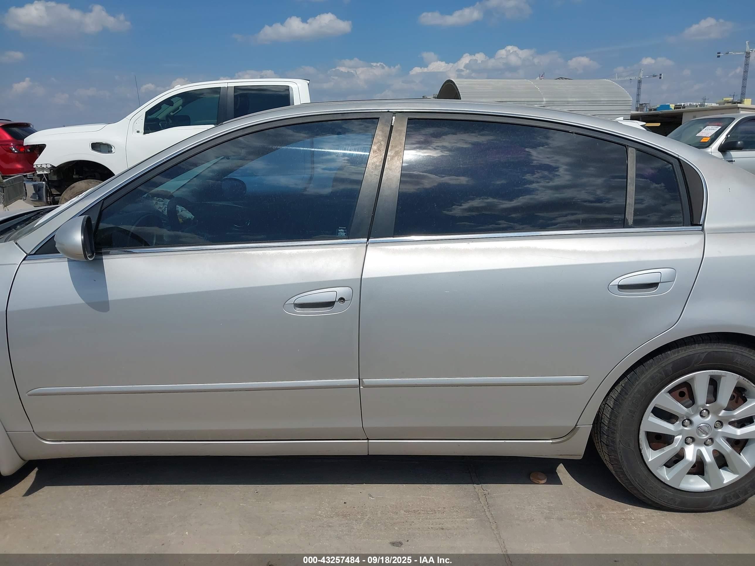 2003 Nissan Altima 2.5 S Silver vin: 1N4AL11D93C344888
