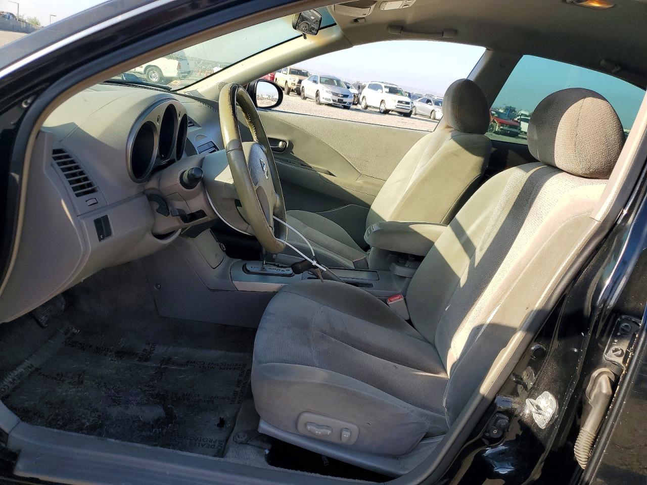 2004 Nissan Altima 2.5 Black vin: 1N4AL11D94C115757