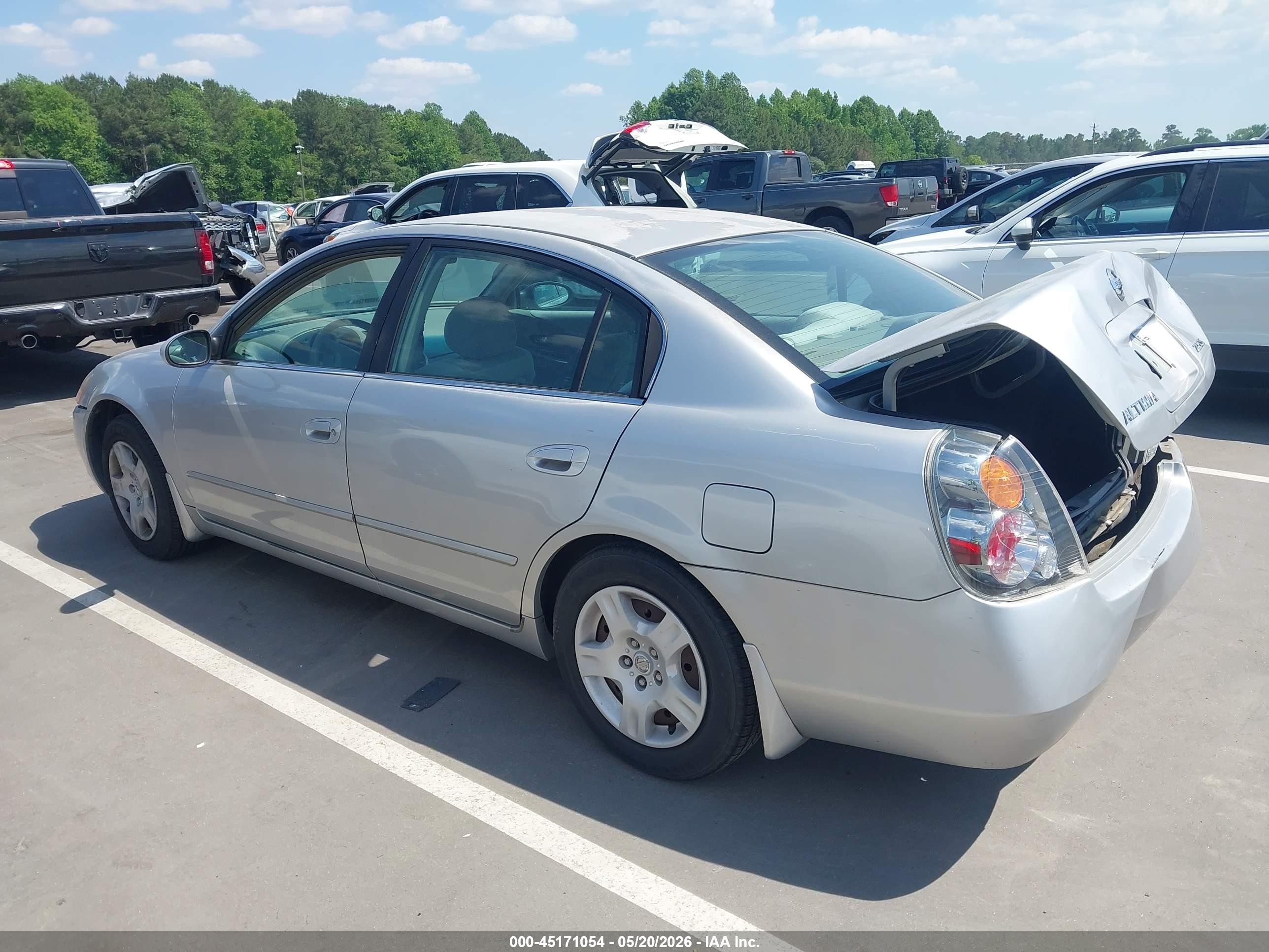 2004 Nissan Altima 2.5 S Серебряный vin: 1N4AL11D94C142411